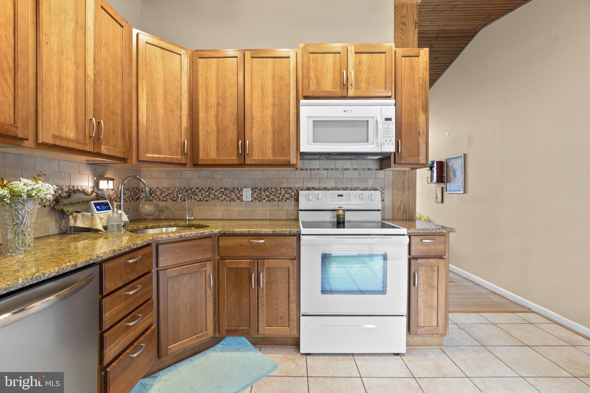 ULMSTEAD GARDENS - Residential