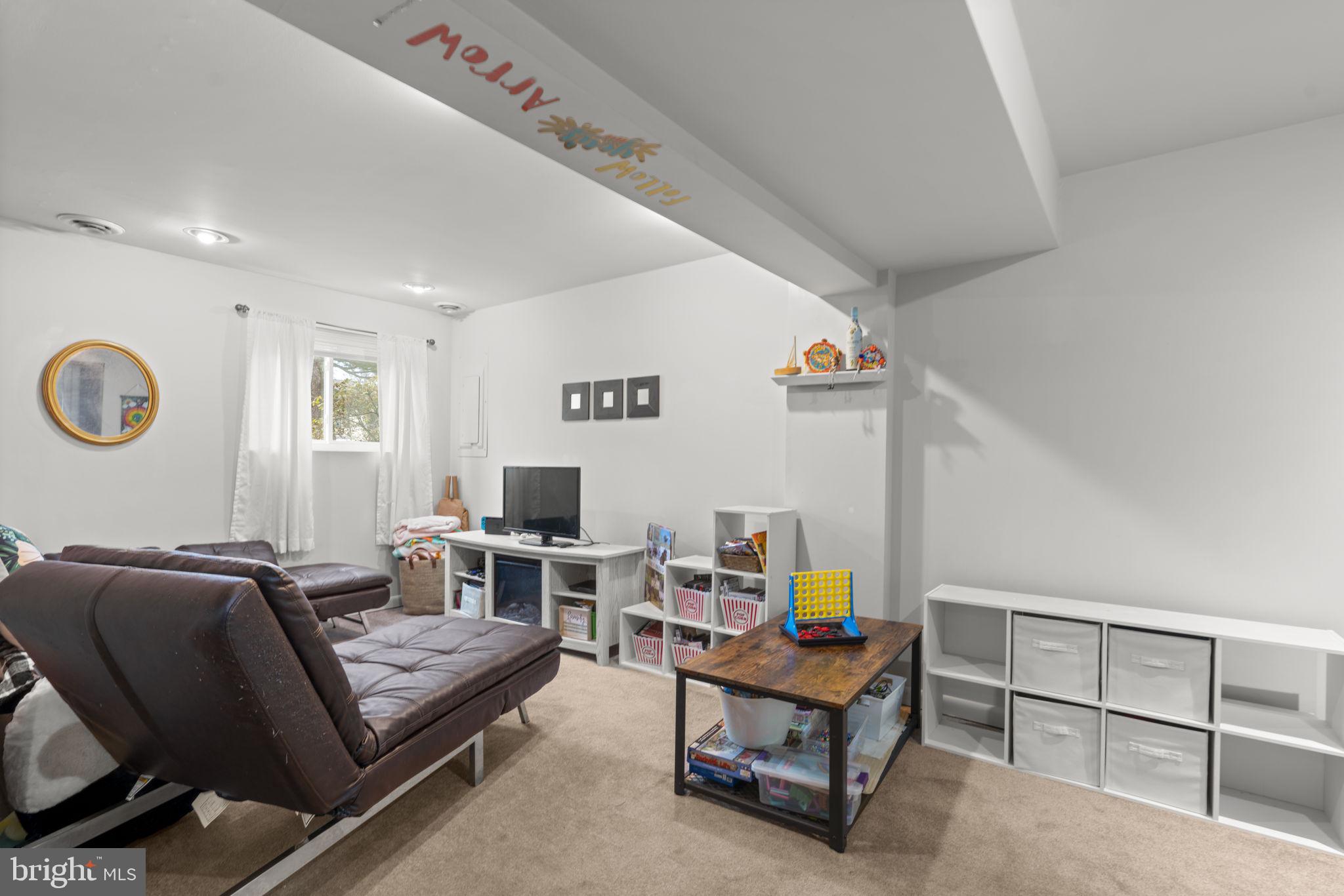 ULMSTEAD GARDENS - Residential