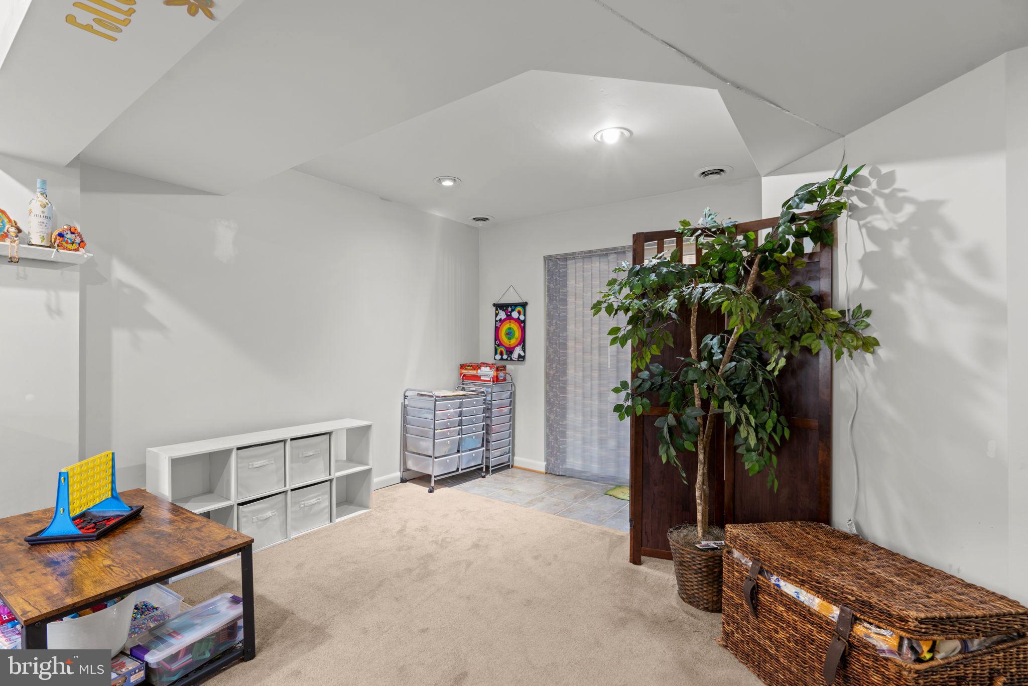 ULMSTEAD GARDENS - Residential