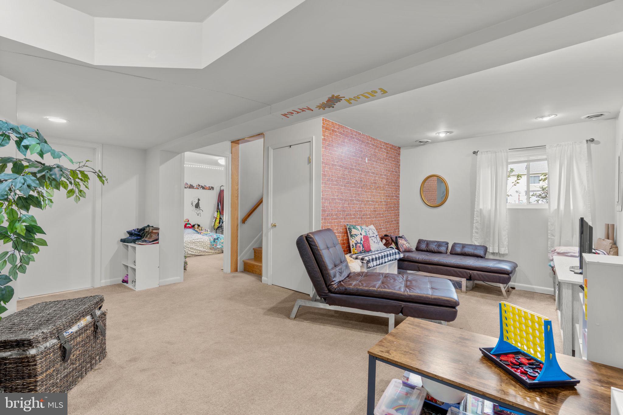 ULMSTEAD GARDENS - Residential