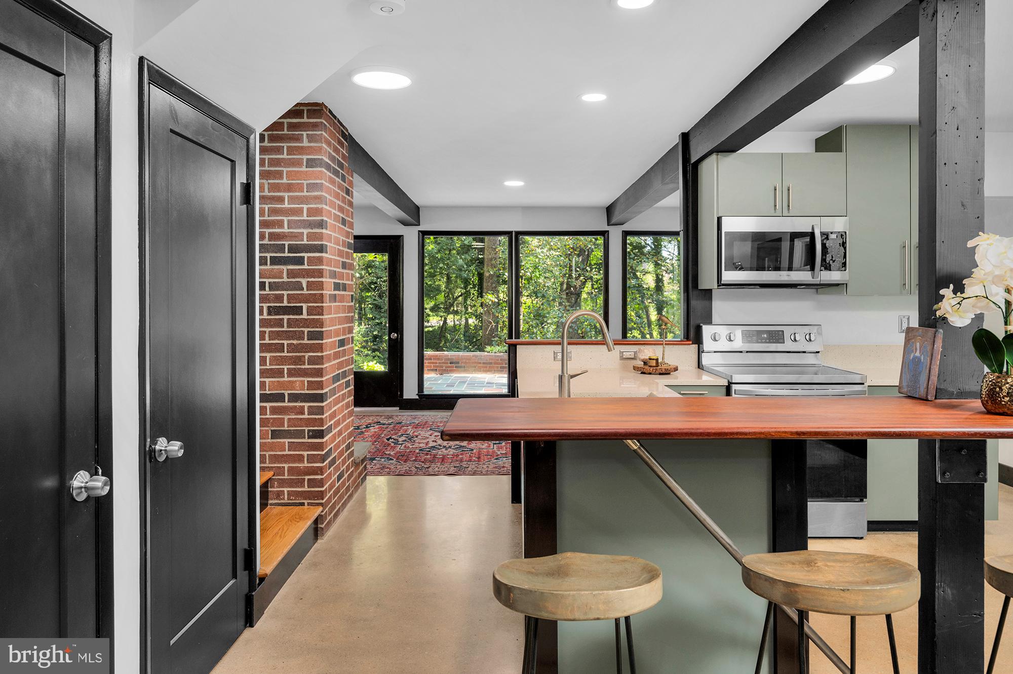 MANOR VIEW - Residential