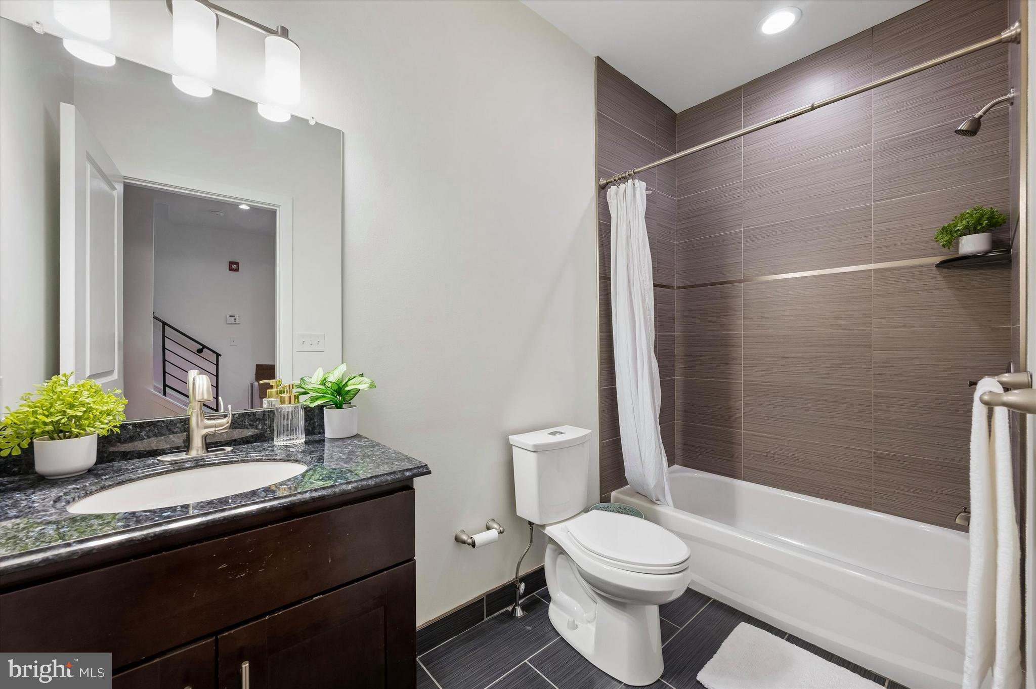 GRADUATE HOSPITAL - Residential