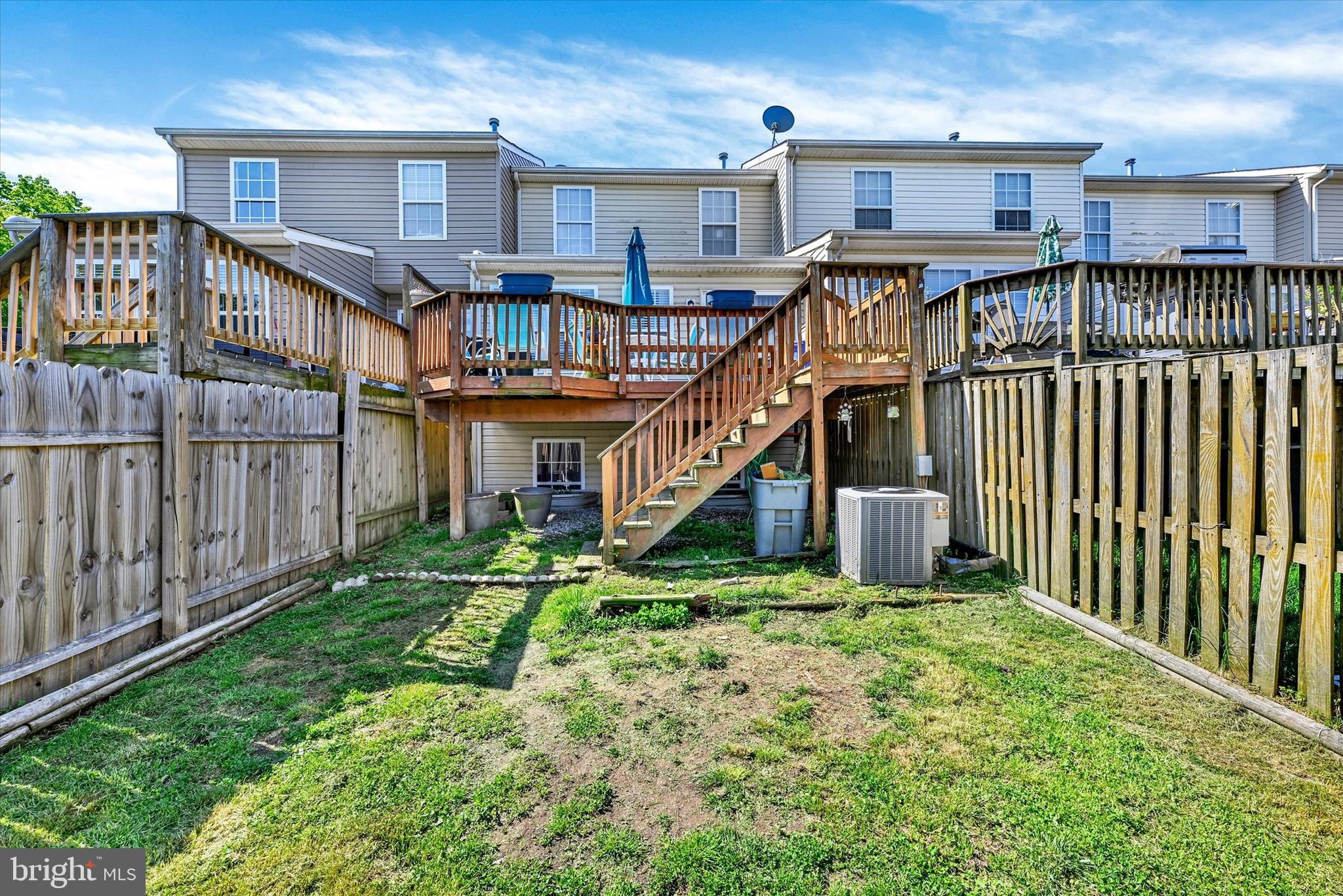 SENECA POINTE - Residential