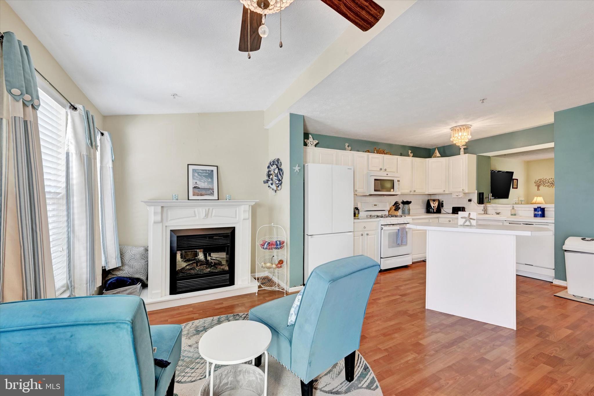 SENECA POINTE - Residential