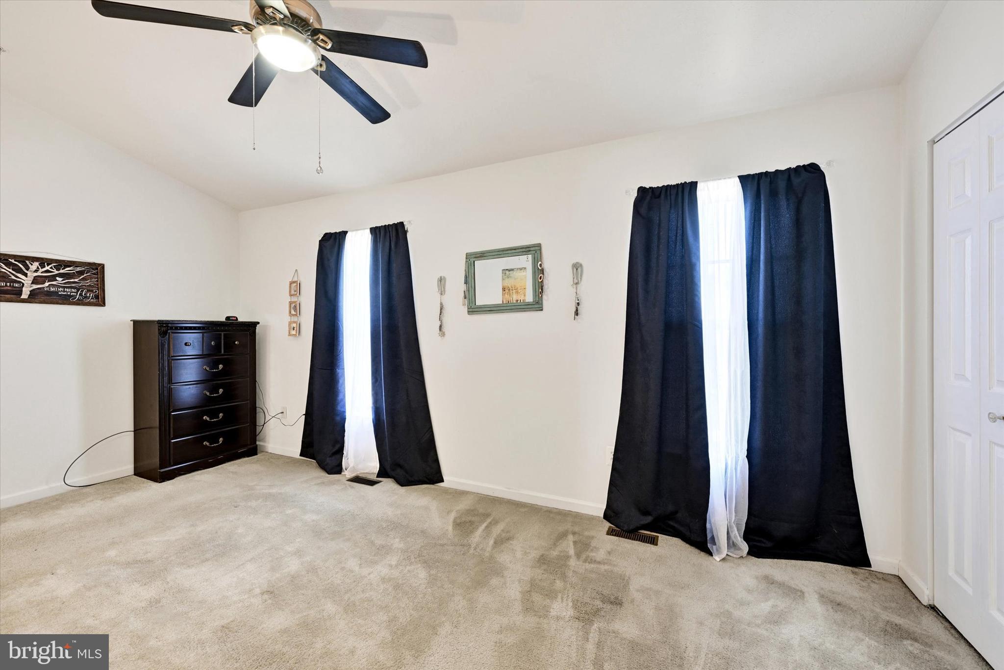 SENECA POINTE - Residential