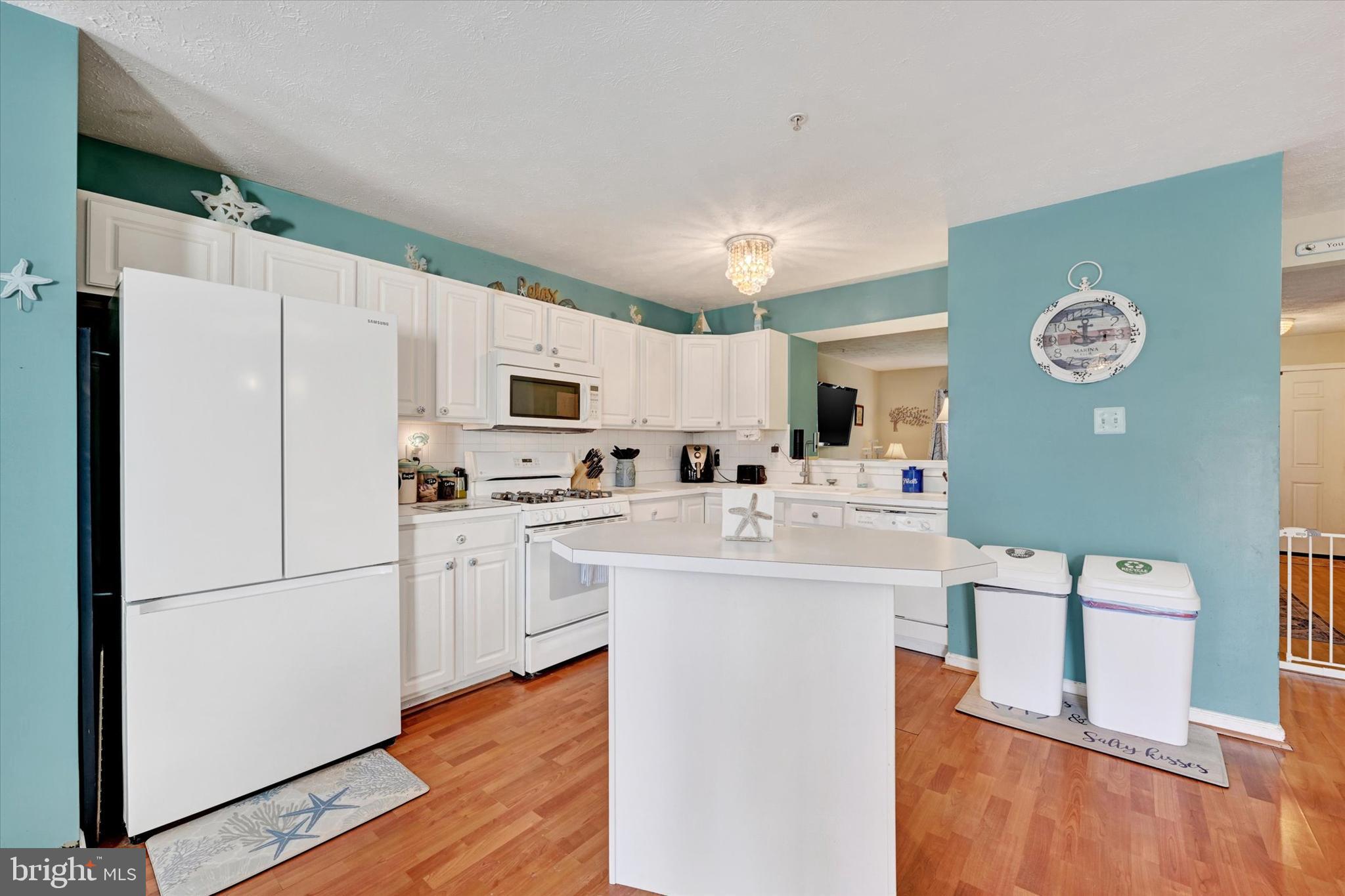 SENECA POINTE - Residential