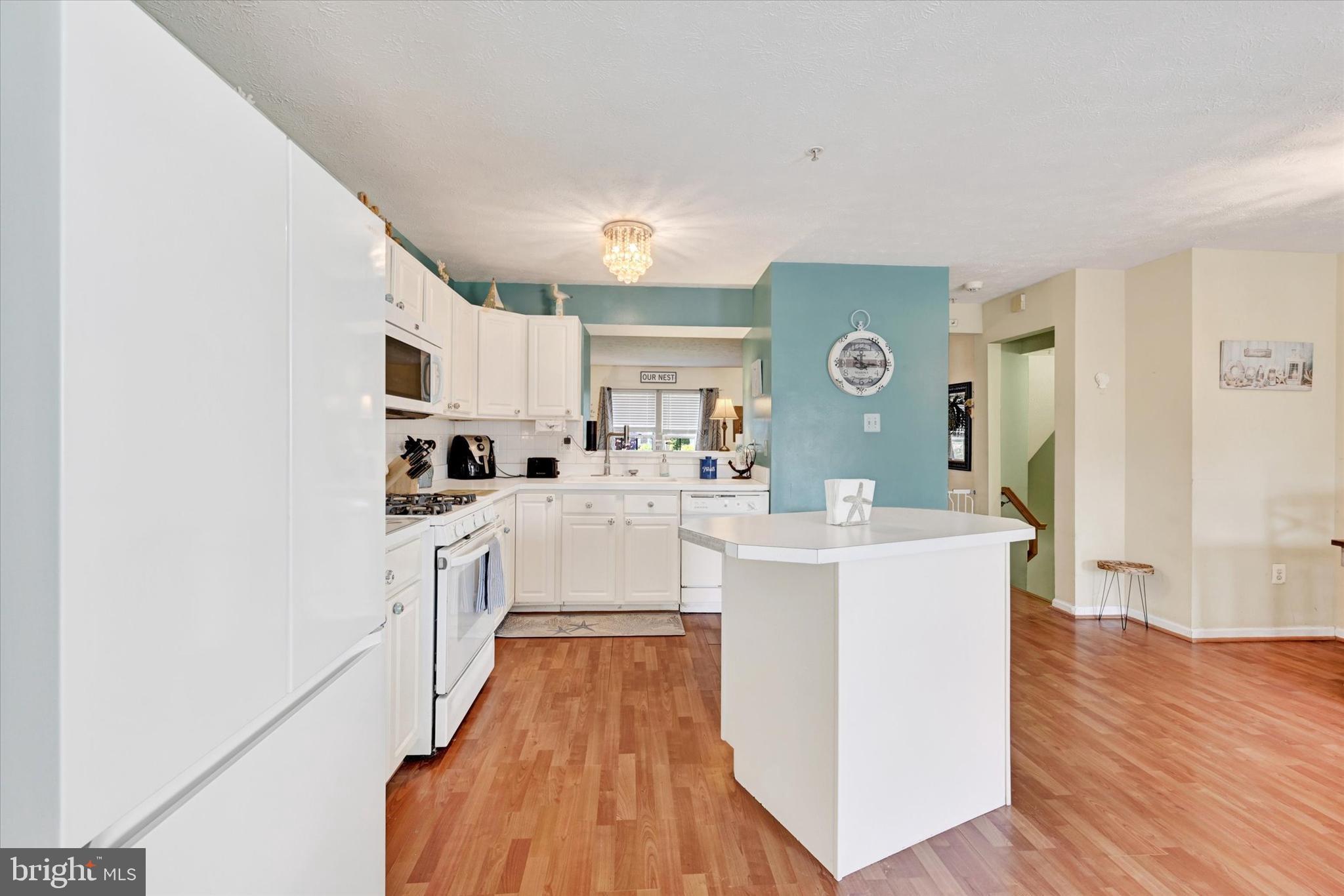 SENECA POINTE - Residential