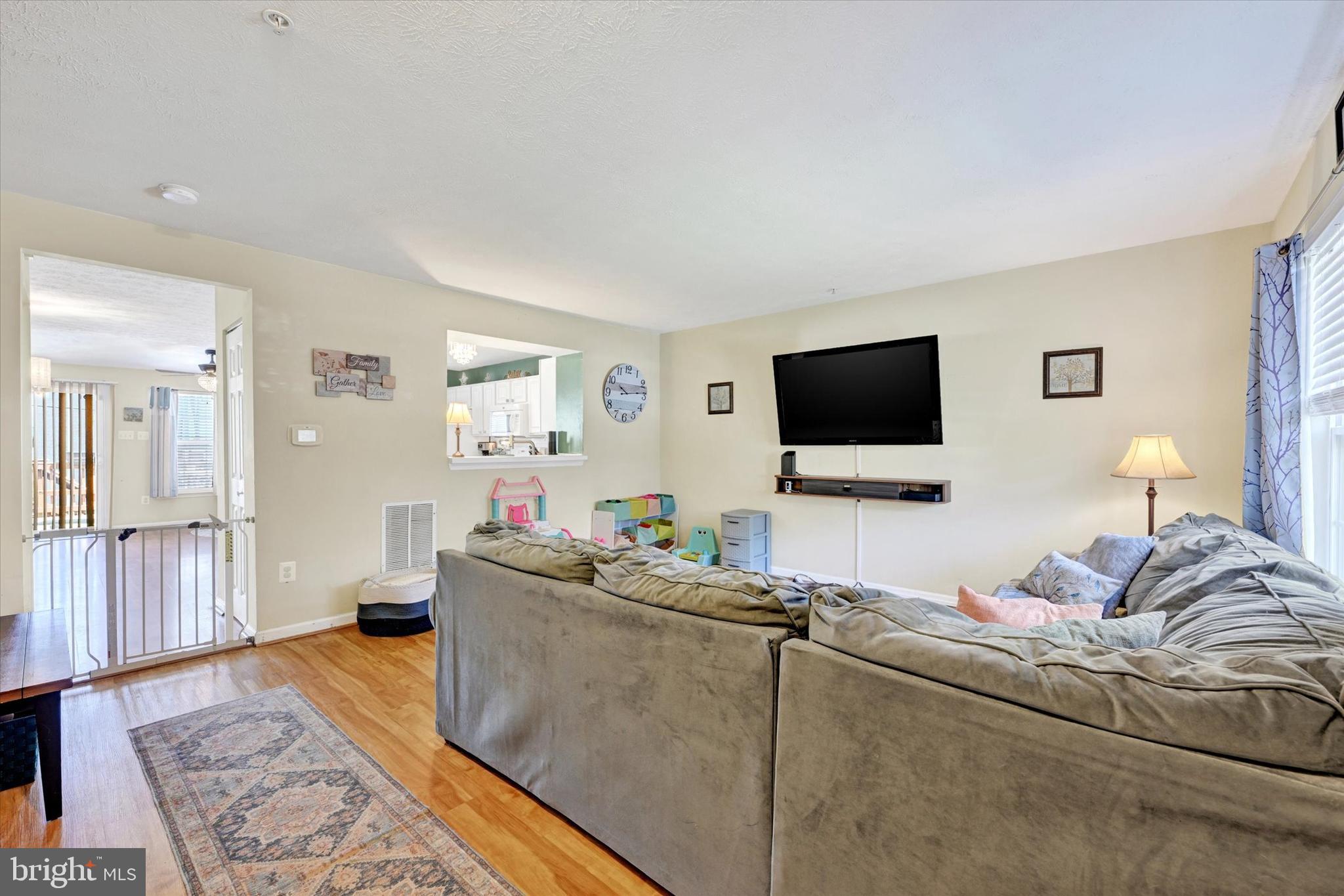 SENECA POINTE - Residential