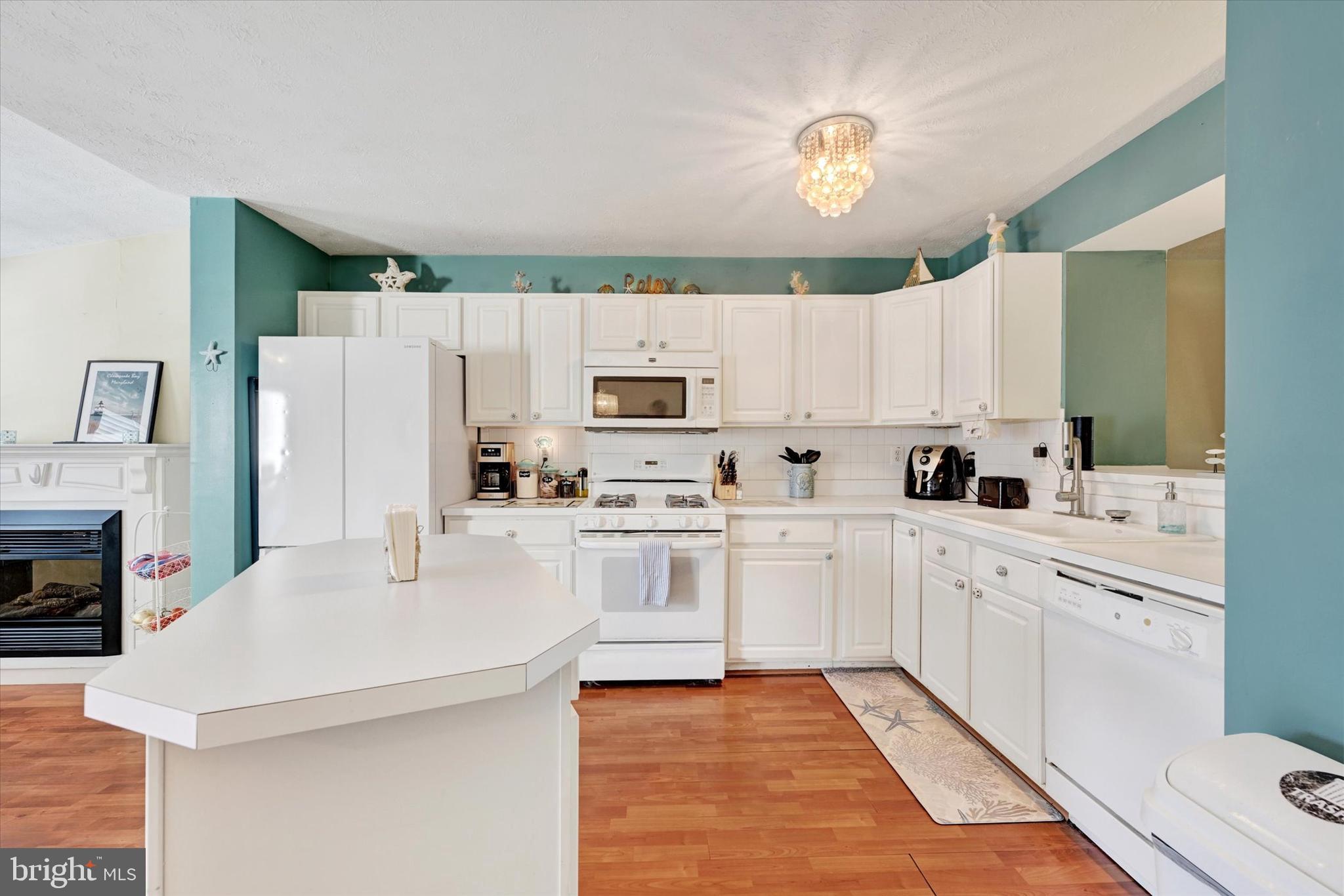 SENECA POINTE - Residential