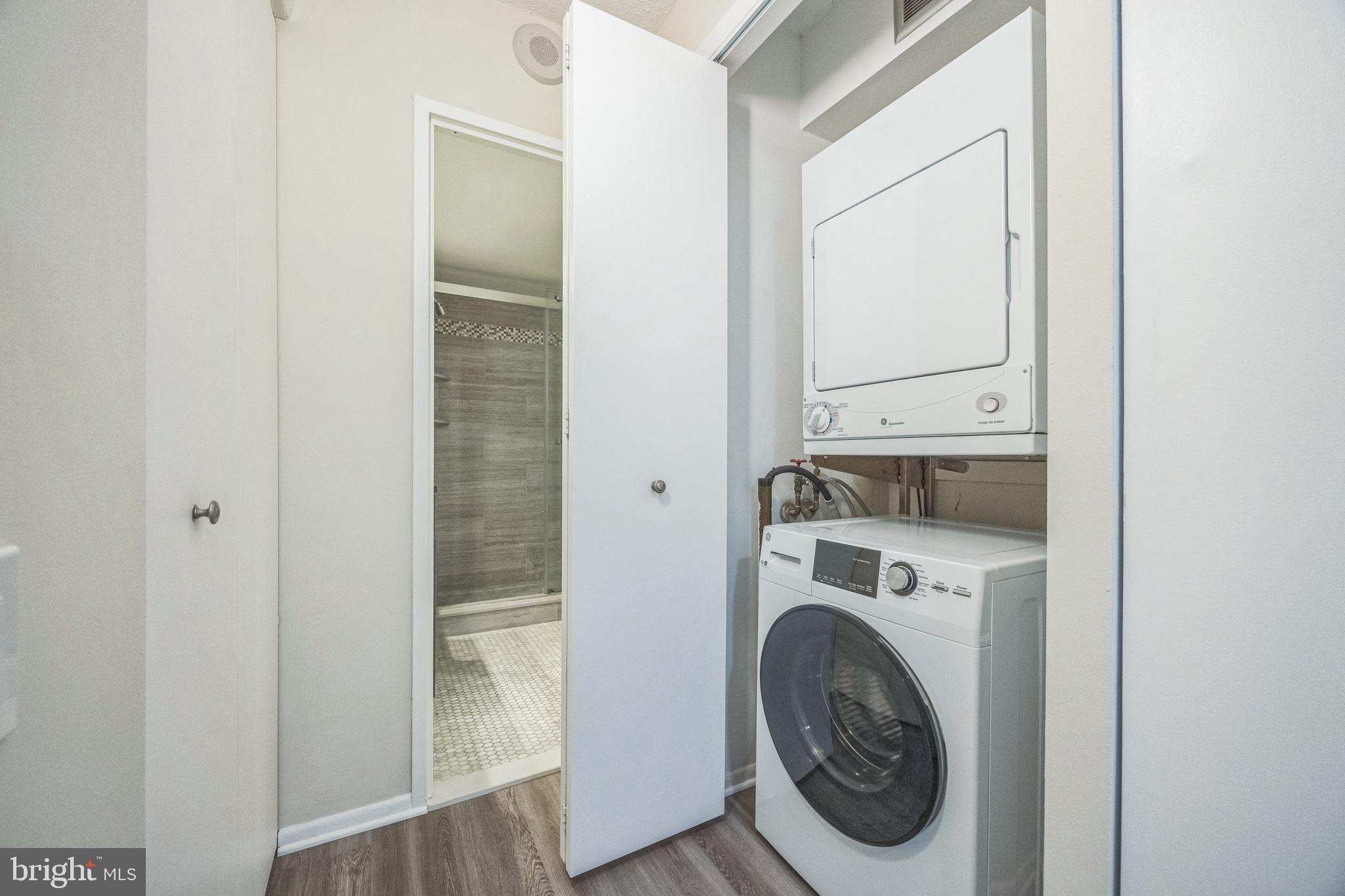 WASHINGTON SQ WEST - Residential