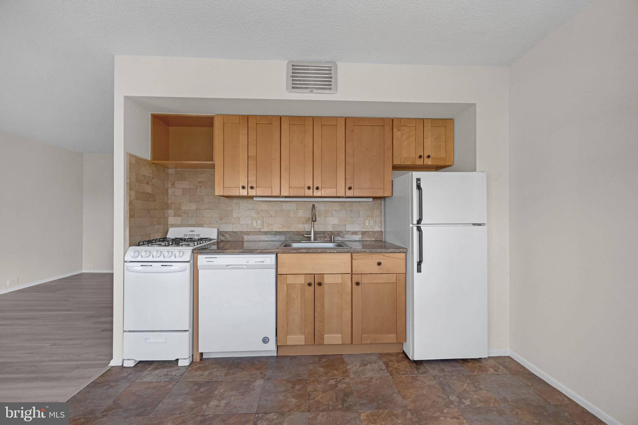 WASHINGTON SQ WEST - Residential