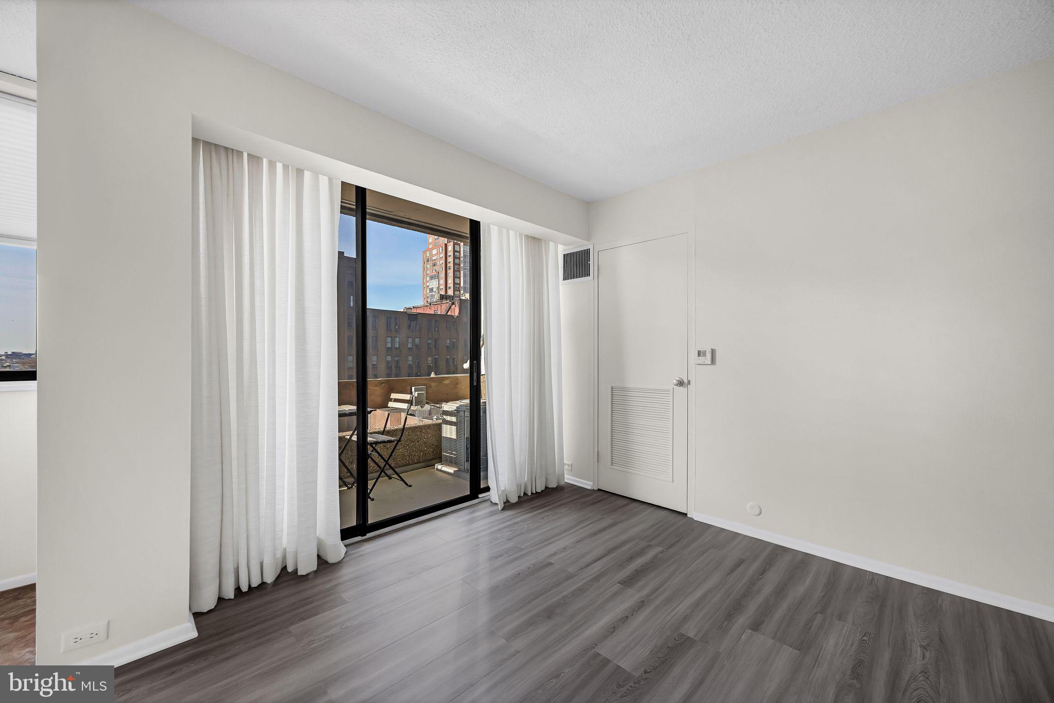 WASHINGTON SQ WEST - Residential