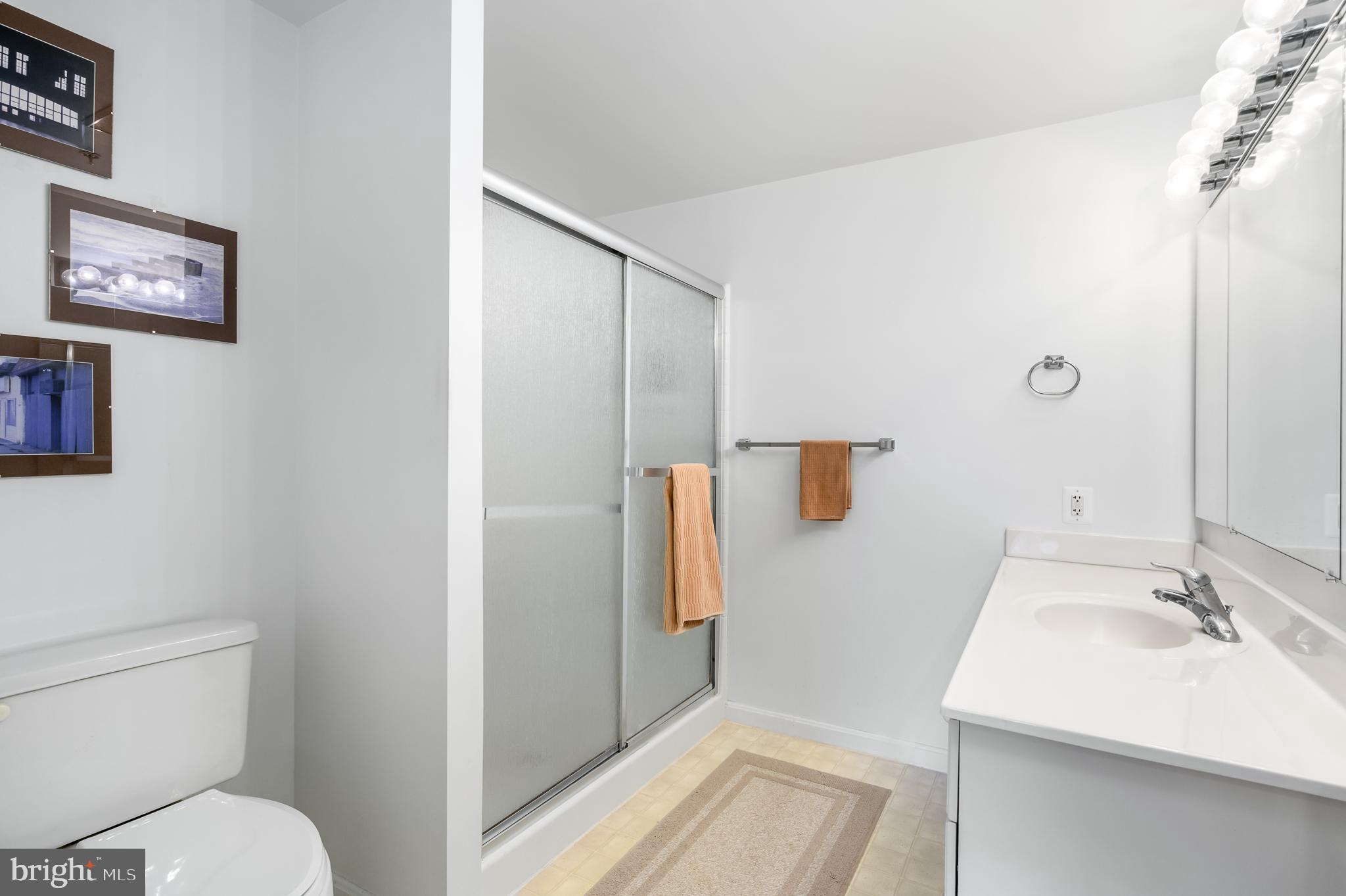 LANSDOWNE WOODS - Residential