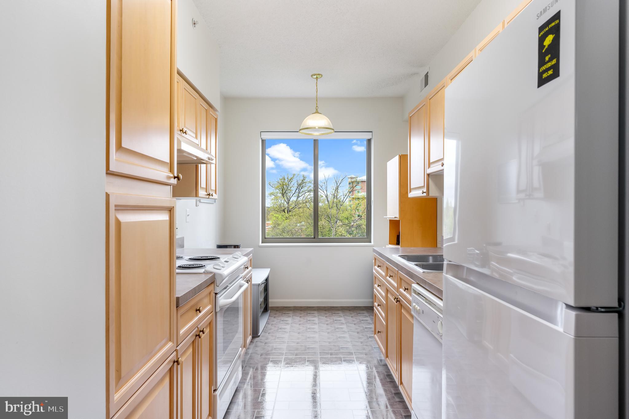 LANSDOWNE WOODS - Residential