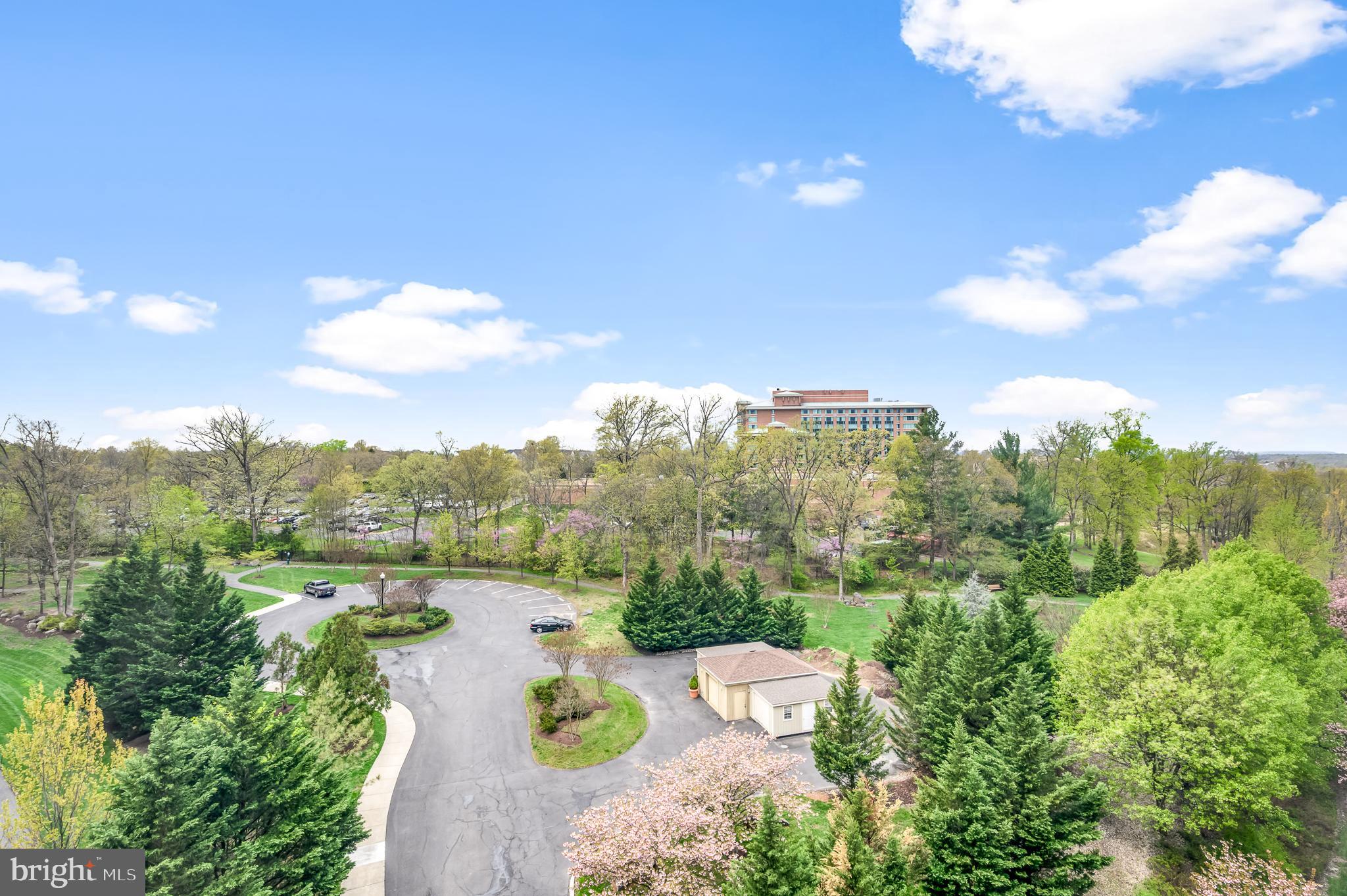 LANSDOWNE WOODS - Residential