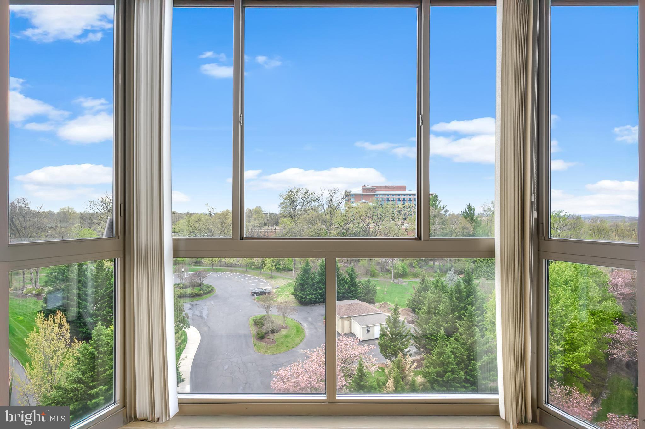 LANSDOWNE WOODS - Residential