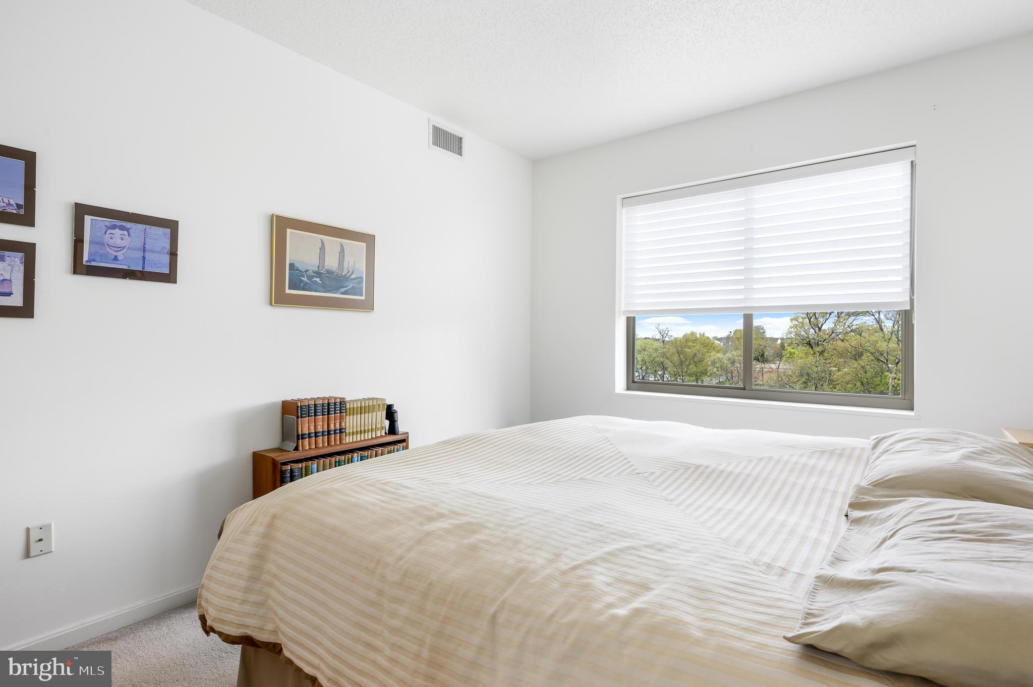 LANSDOWNE WOODS - Residential