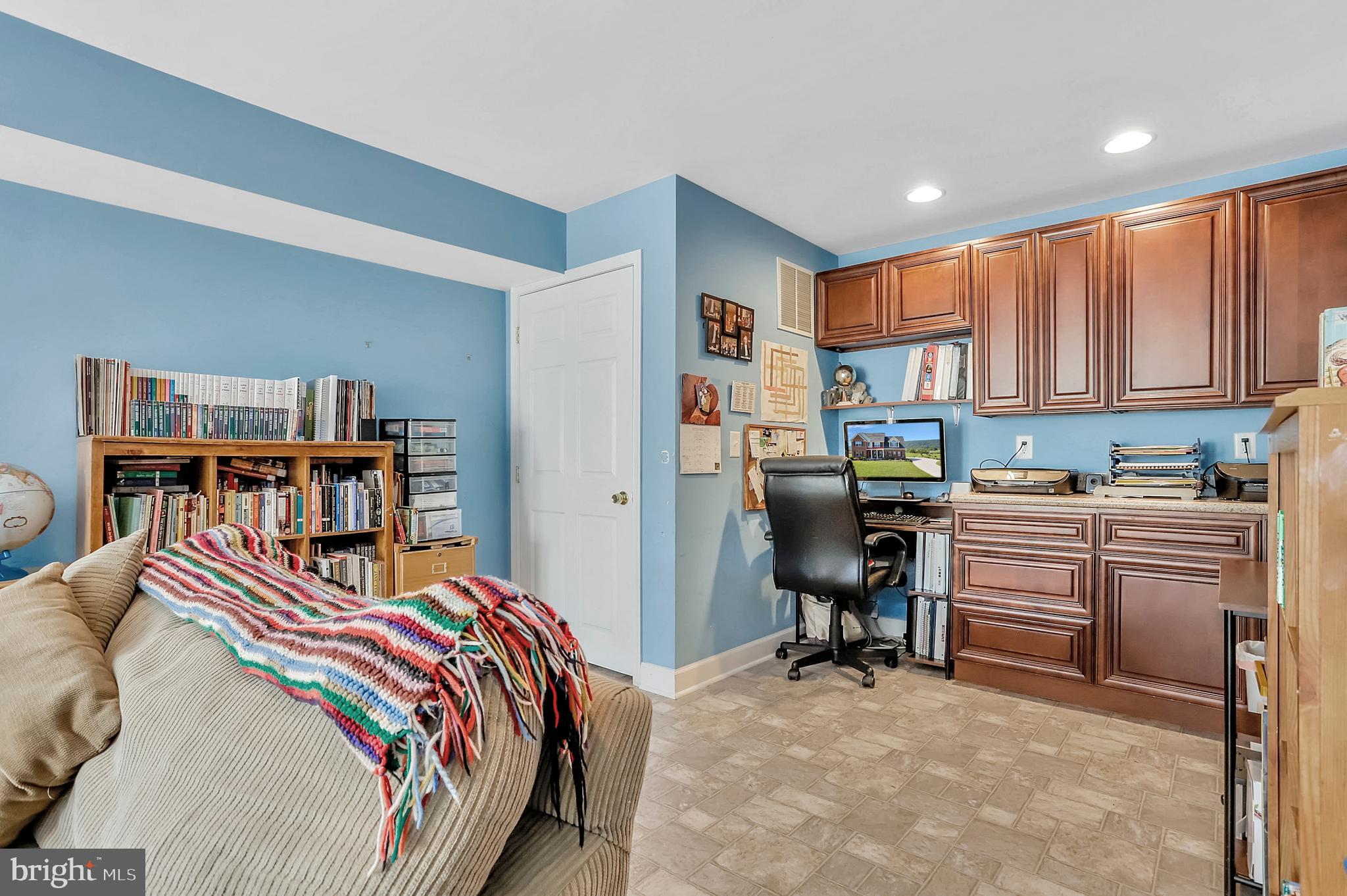 WILLOW BROOK - Residential