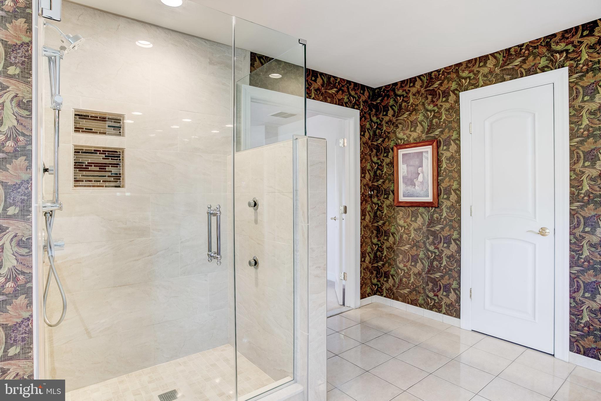 LONG FARM - Residential