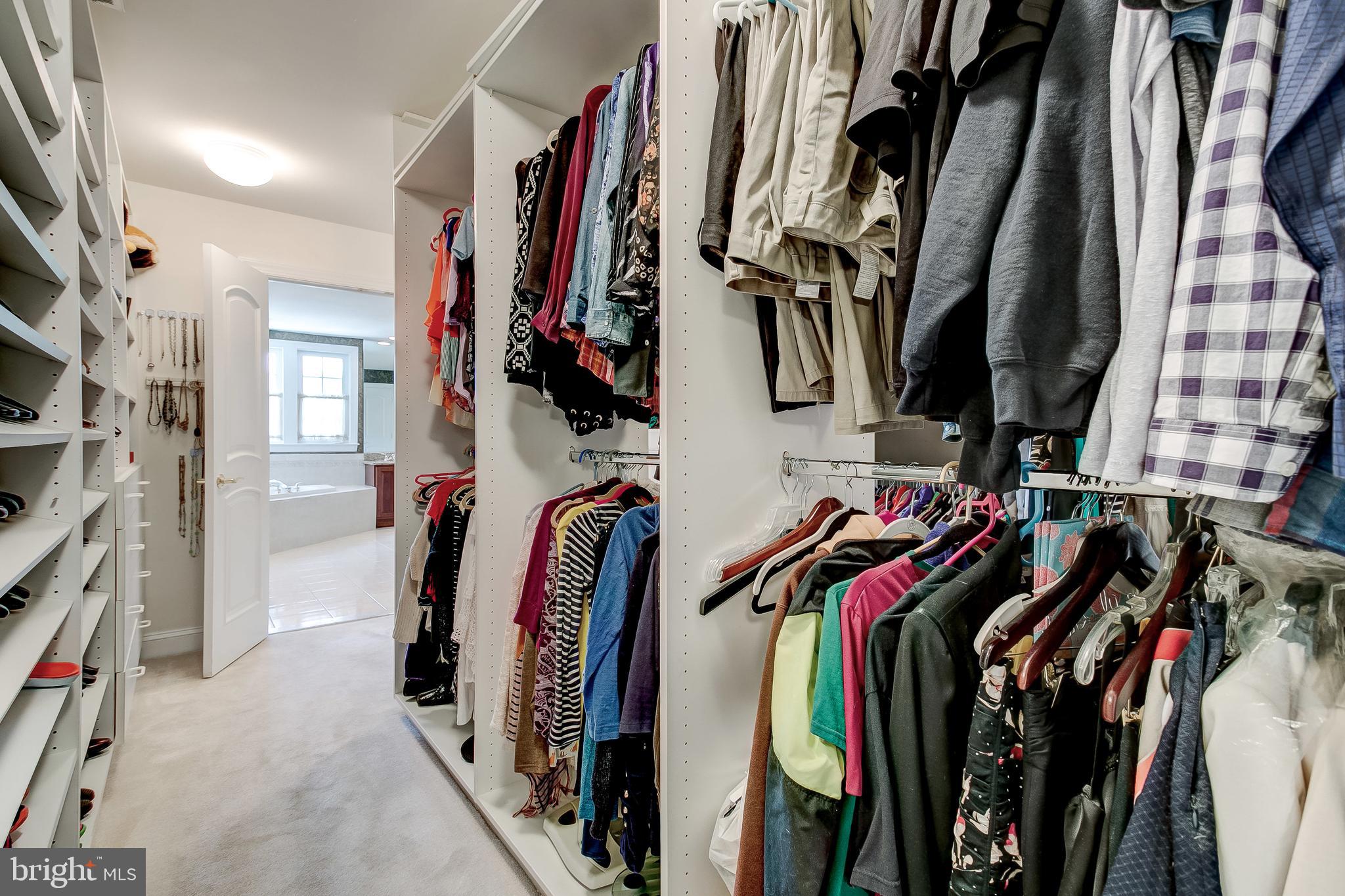 LONG FARM - Residential