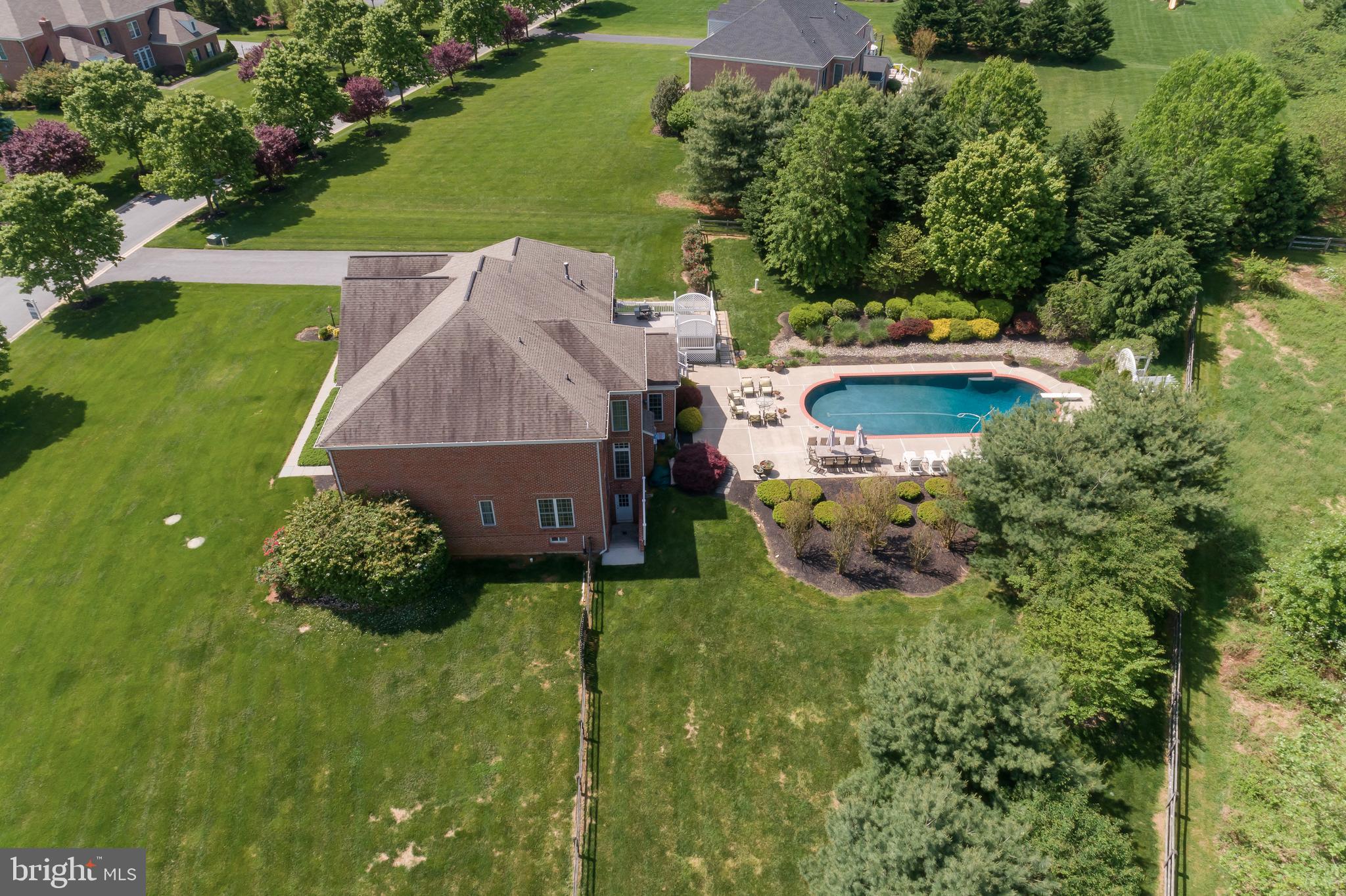 LONG FARM - Residential