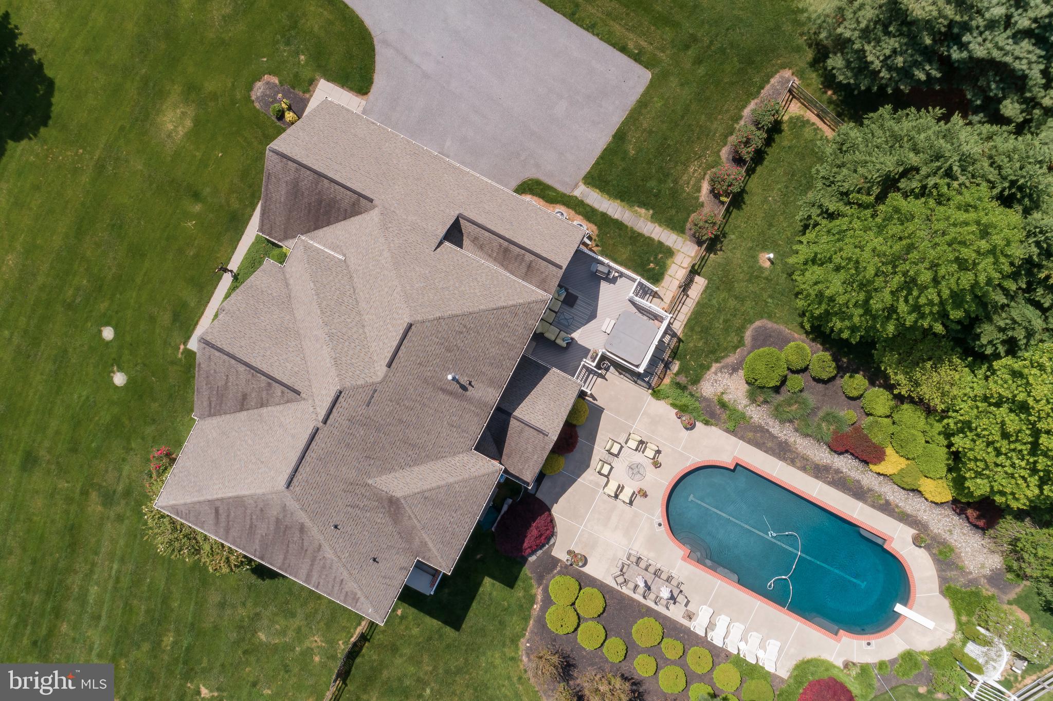 LONG FARM - Residential