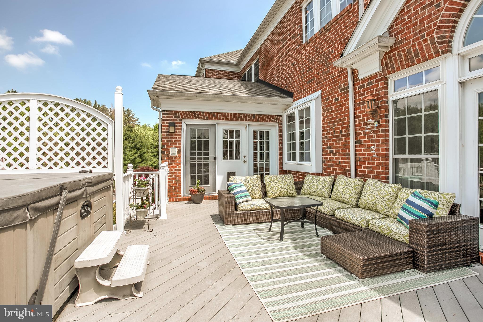 LONG FARM - Residential