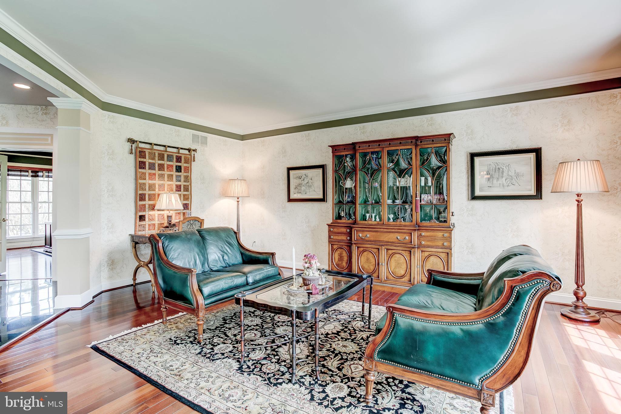 LONG FARM - Residential