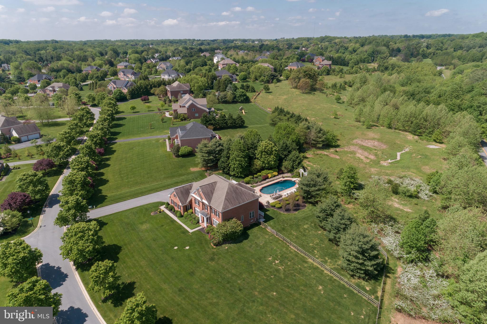 LONG FARM - Residential