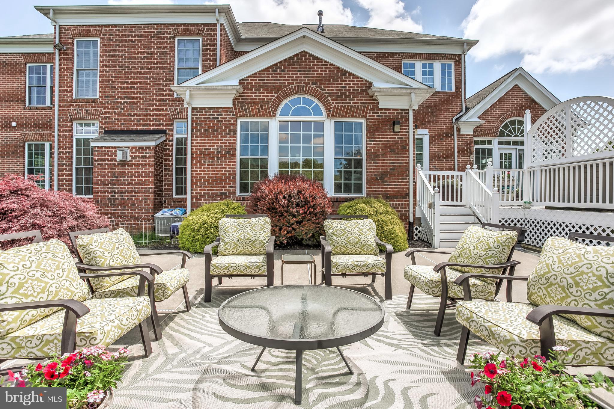 LONG FARM - Residential