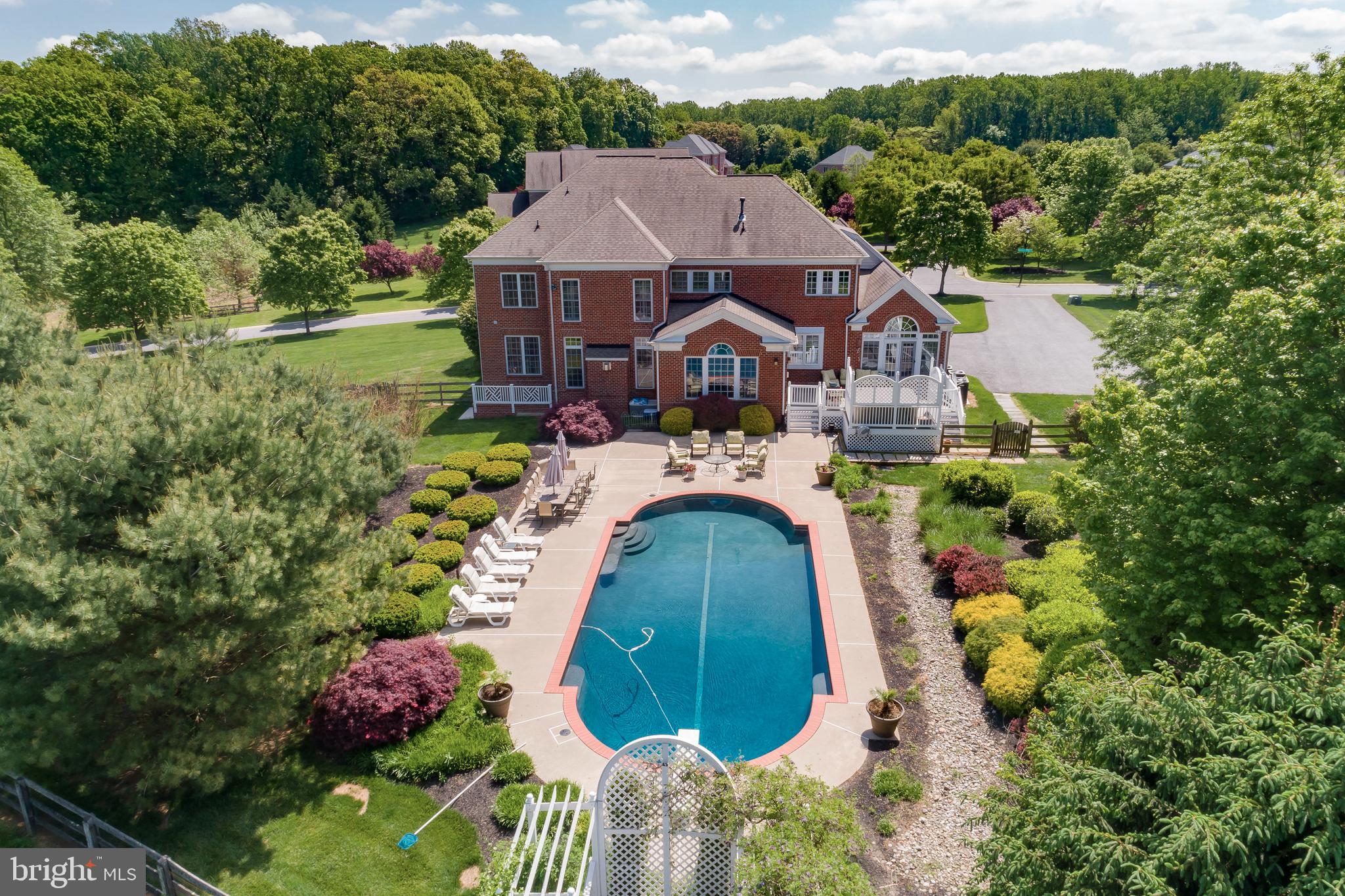 LONG FARM - Residential