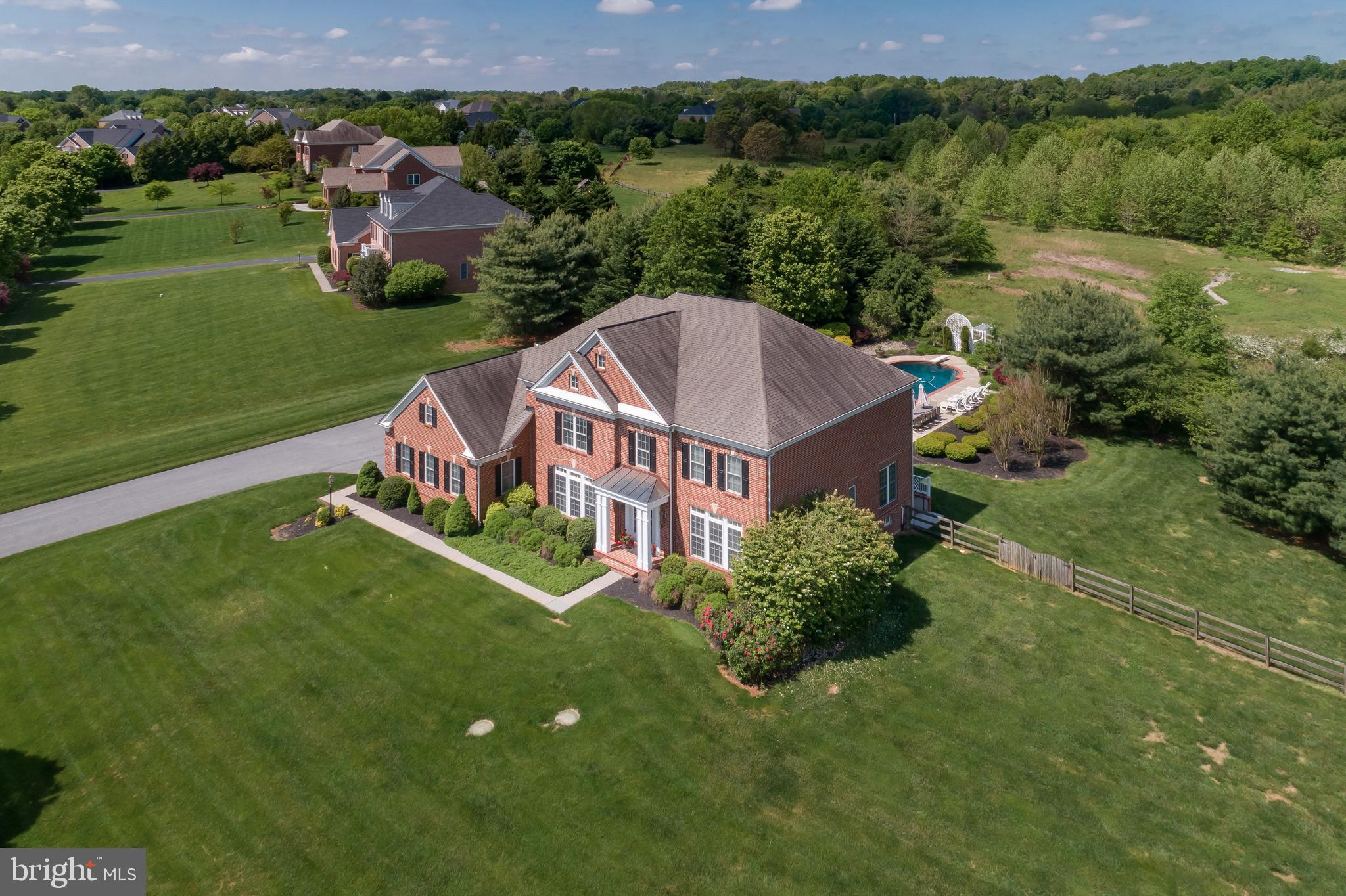 LONG FARM - Residential