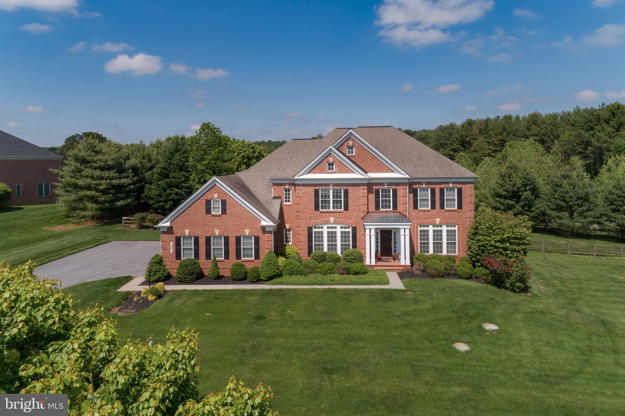 LONG FARM - Residential