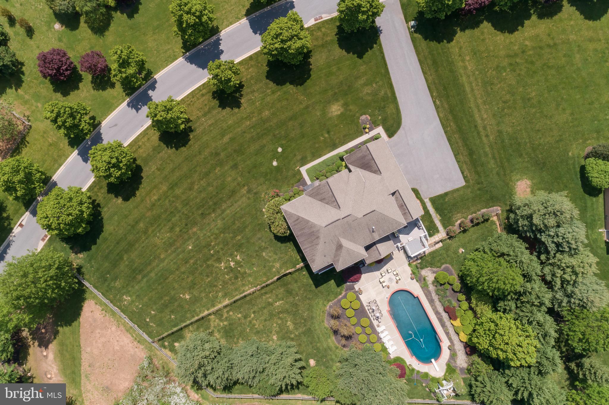 LONG FARM - Residential