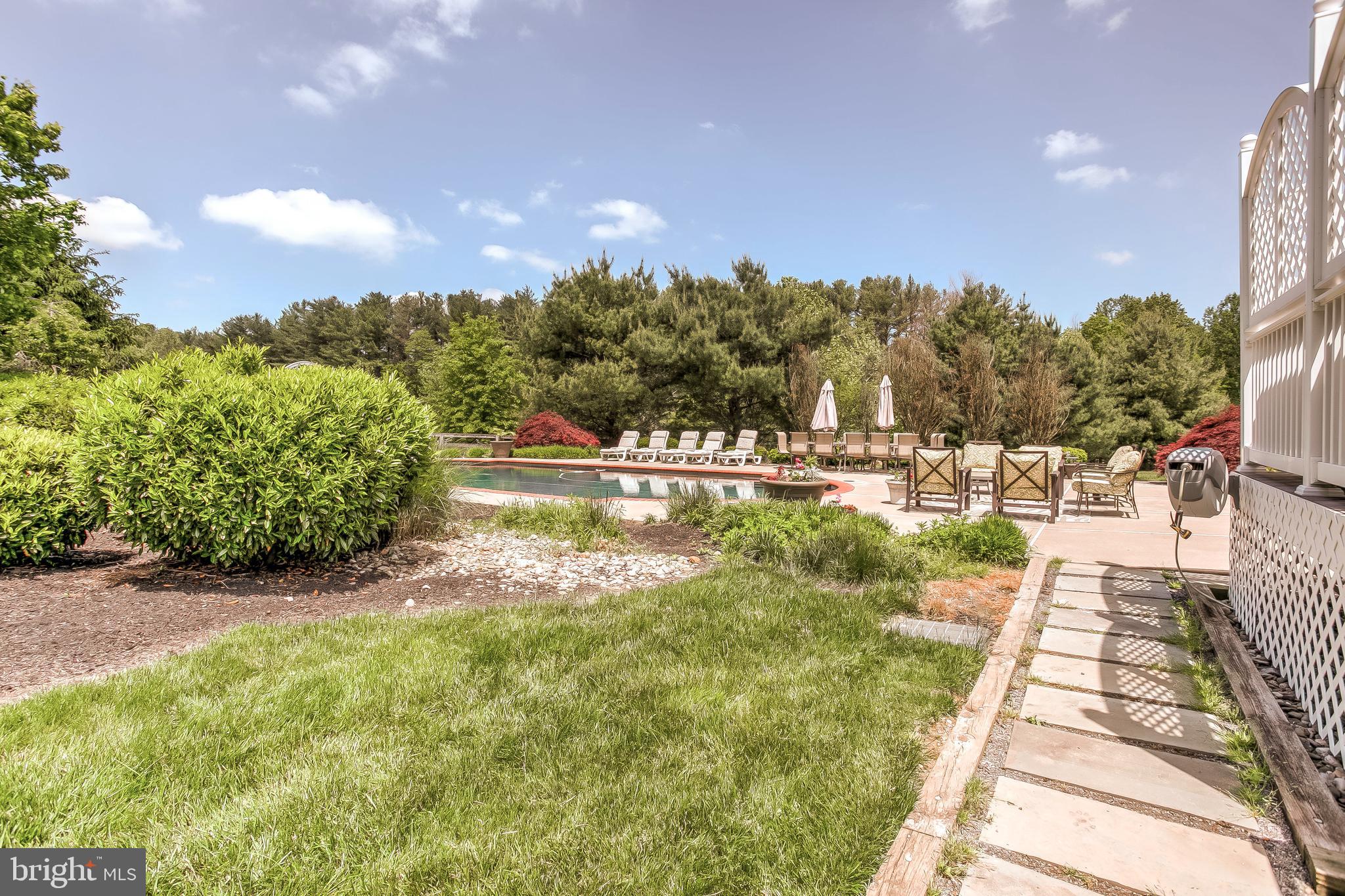 LONG FARM - Residential