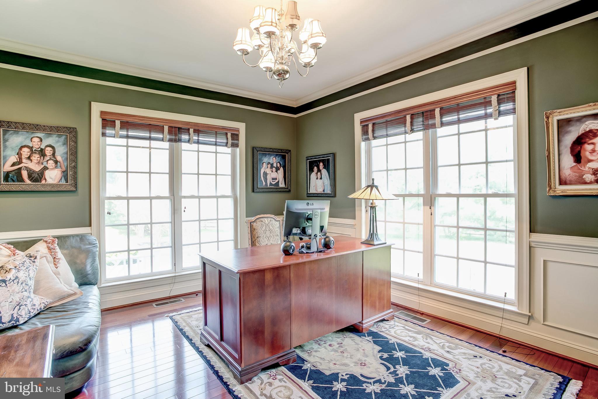 LONG FARM - Residential