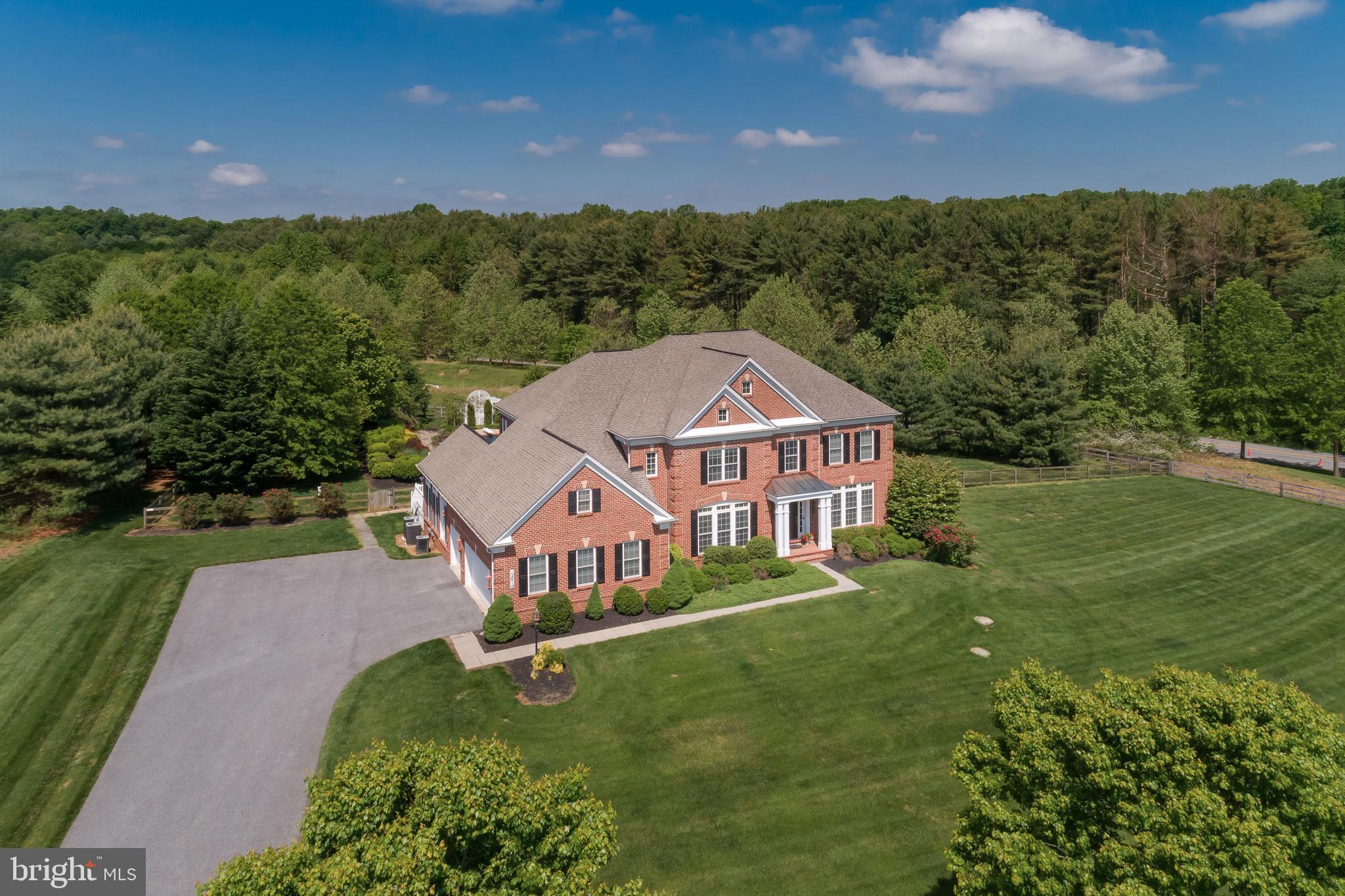 LONG FARM - Residential