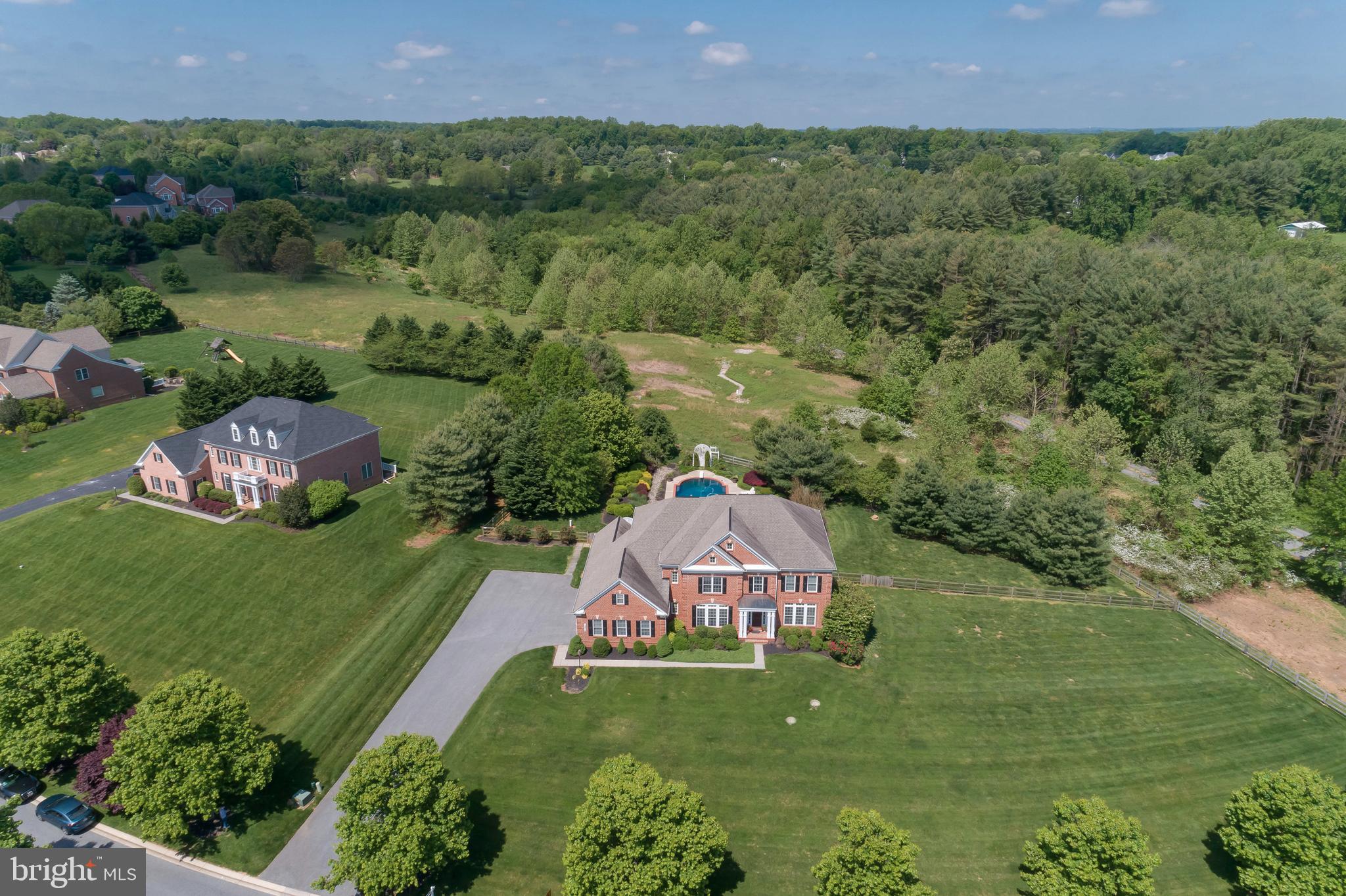 LONG FARM - Residential