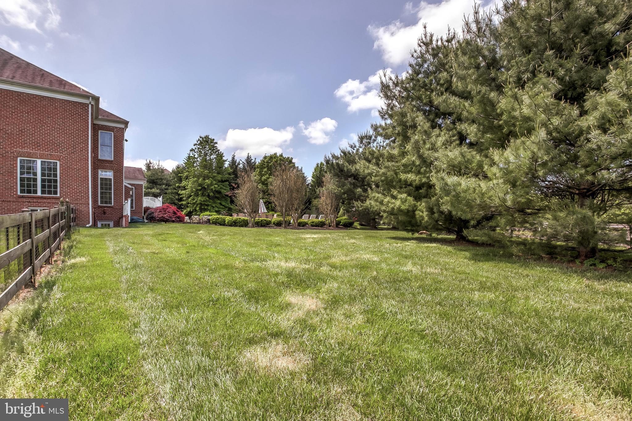 LONG FARM - Residential