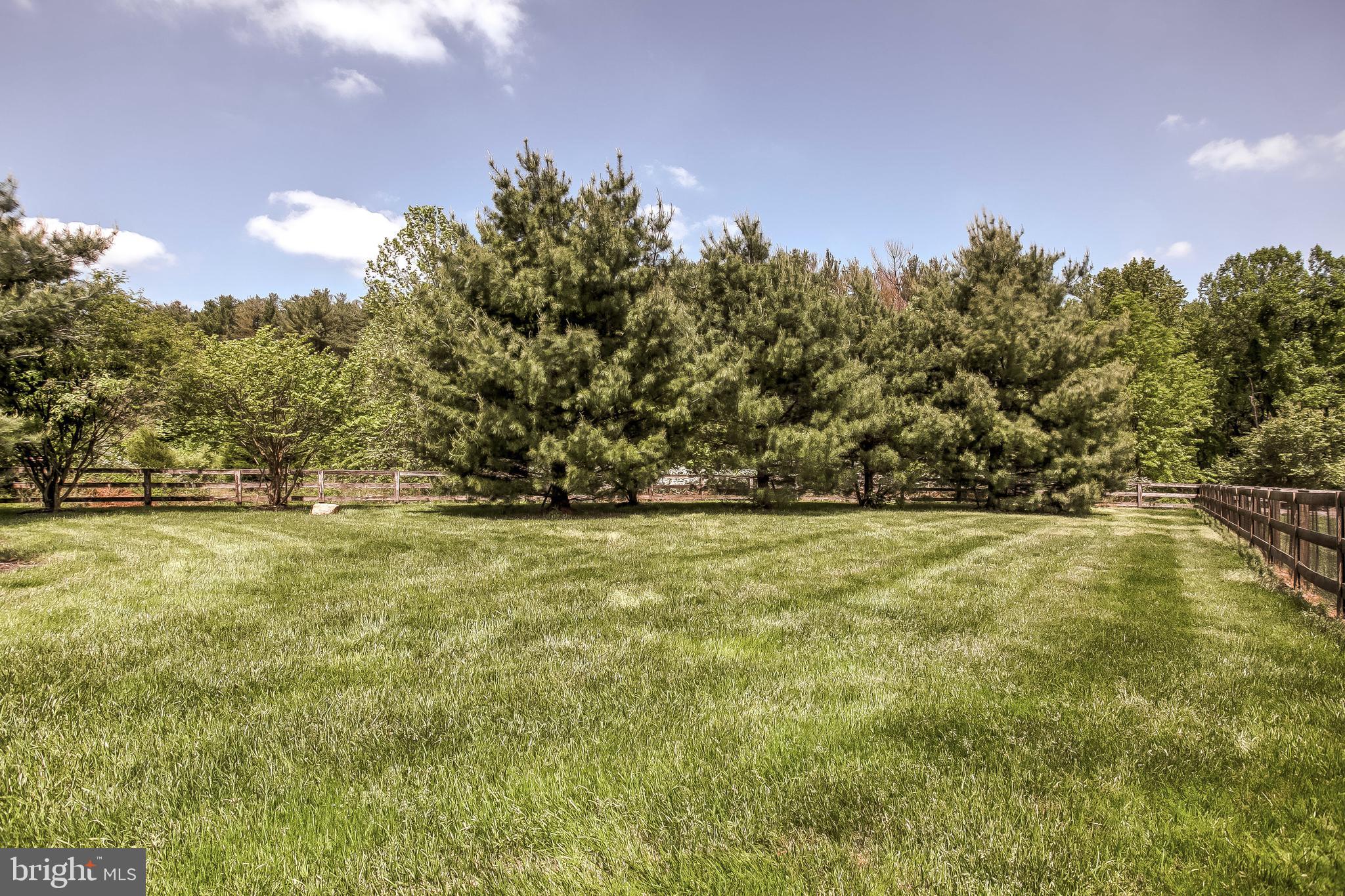 LONG FARM - Residential