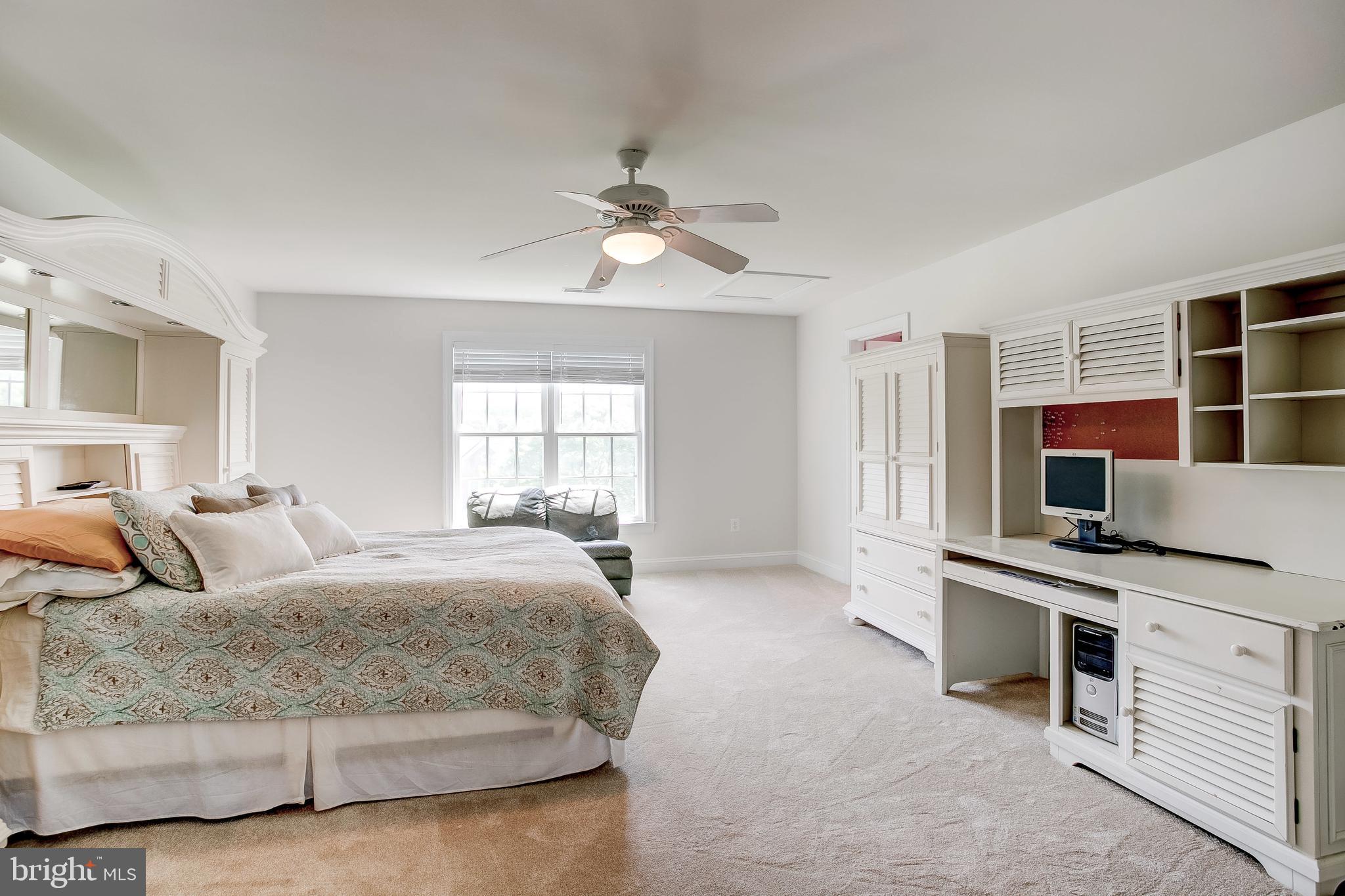 LONG FARM - Residential