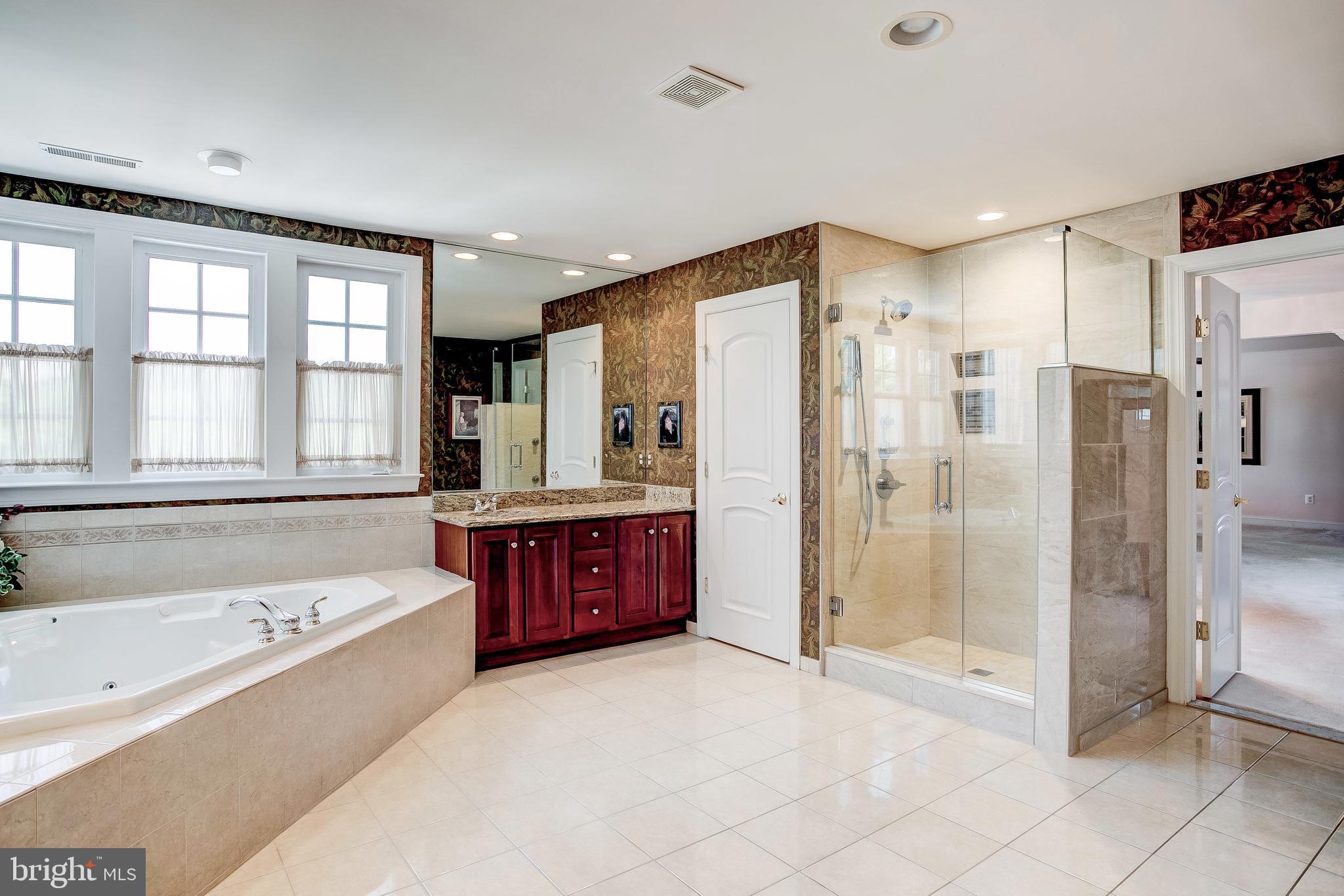 LONG FARM - Residential