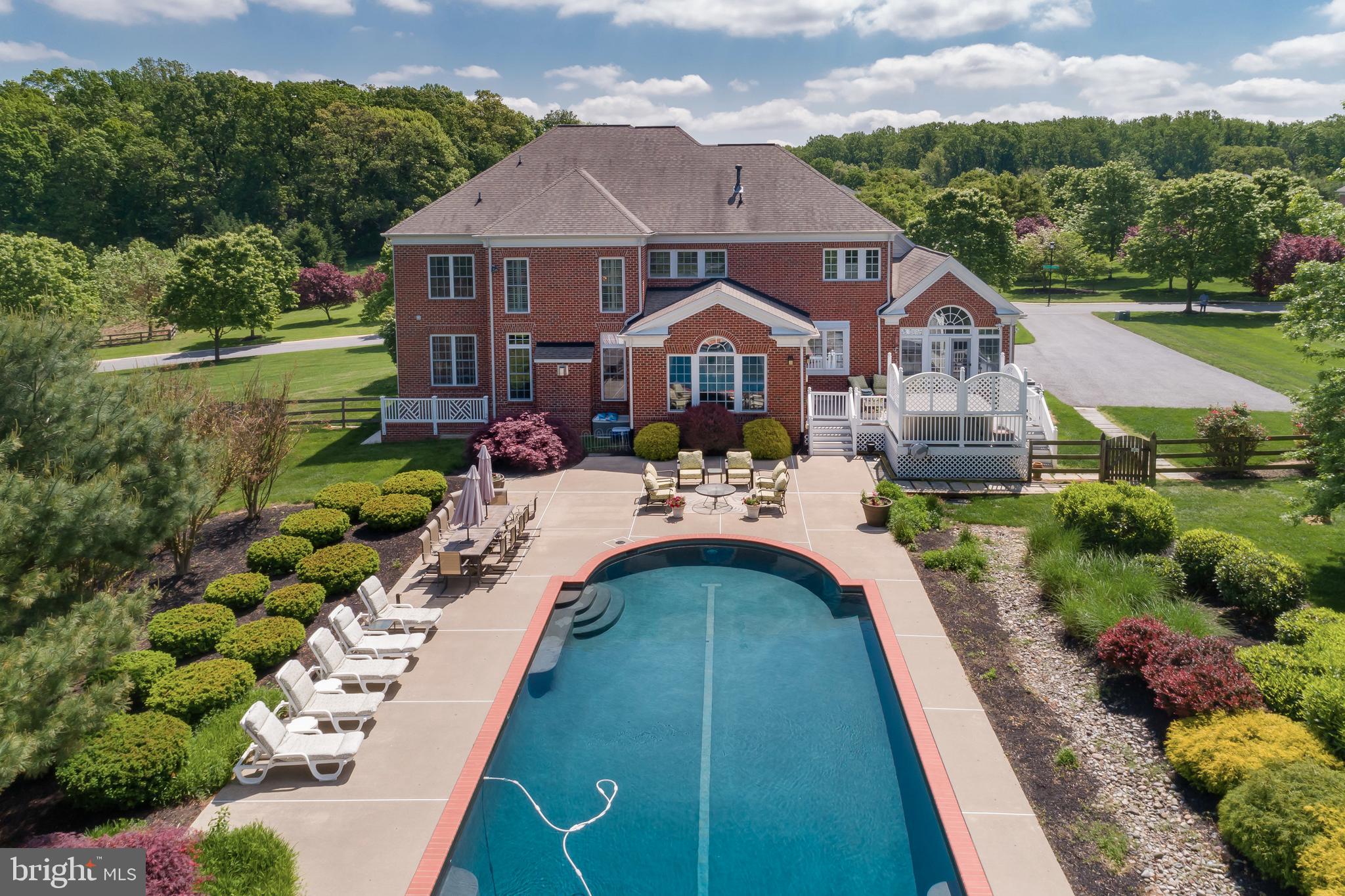 LONG FARM - Residential