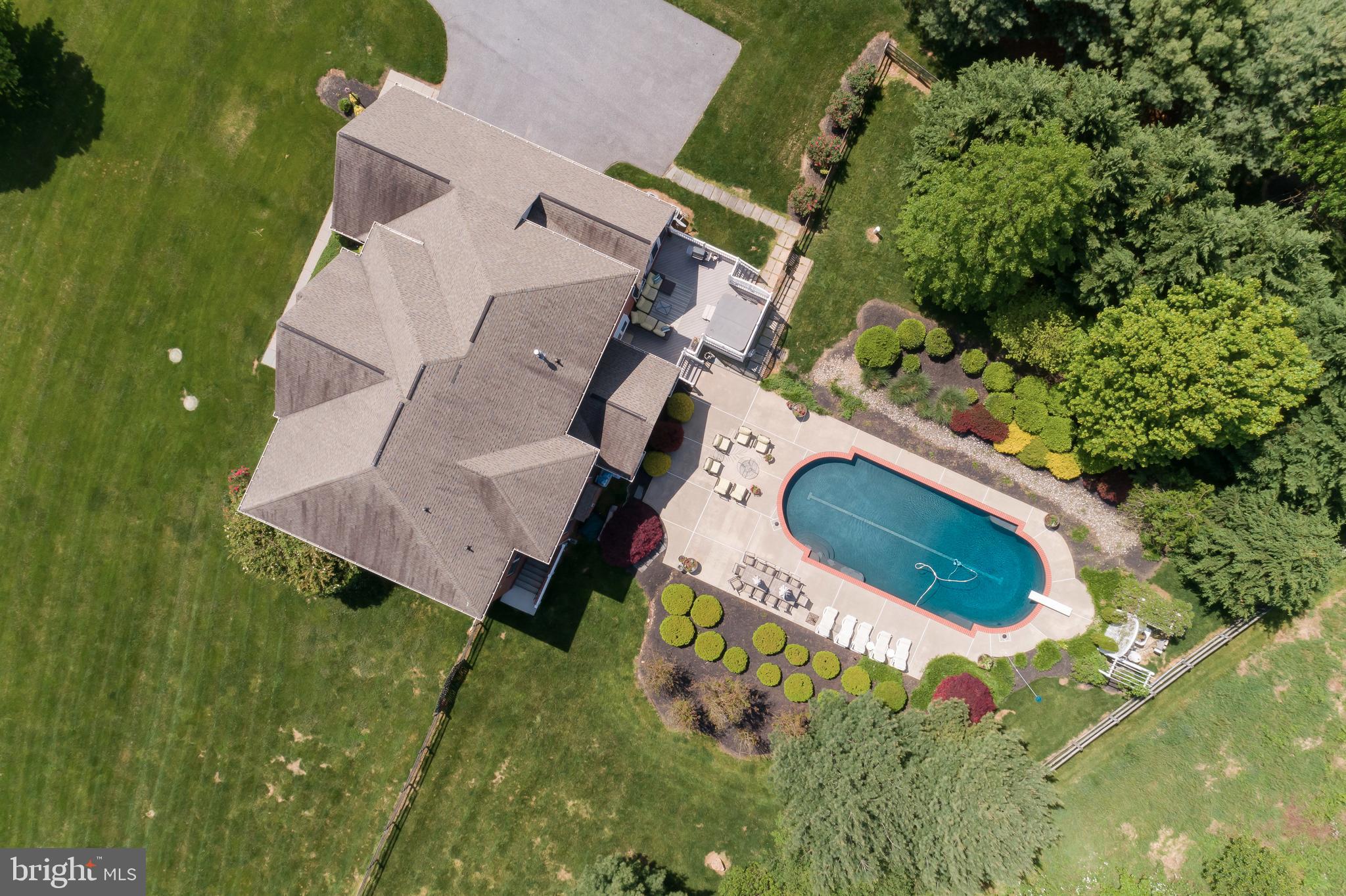 LONG FARM - Residential