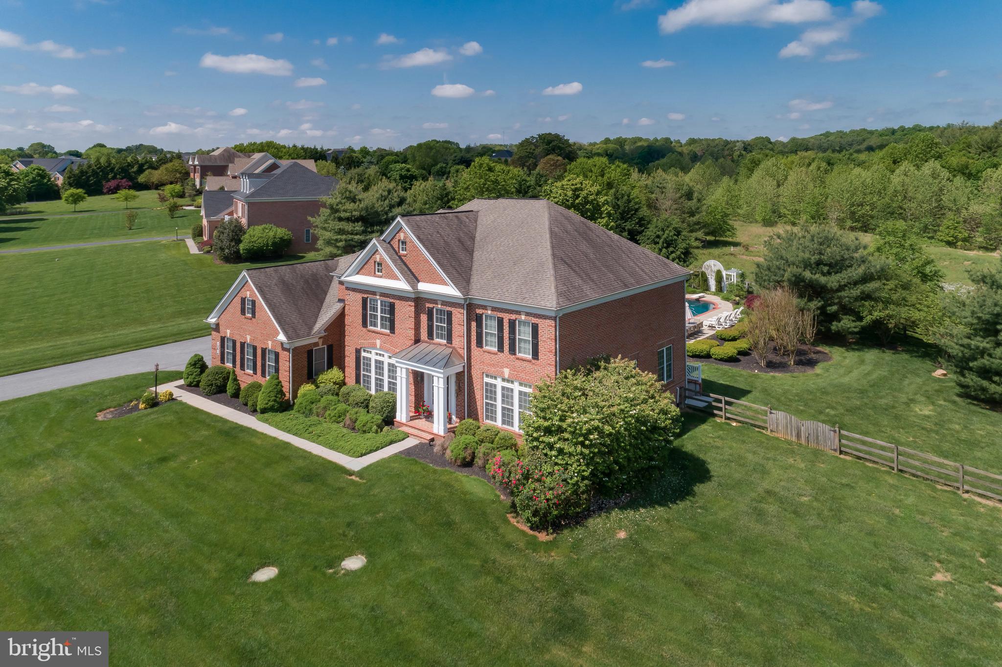 LONG FARM - Residential