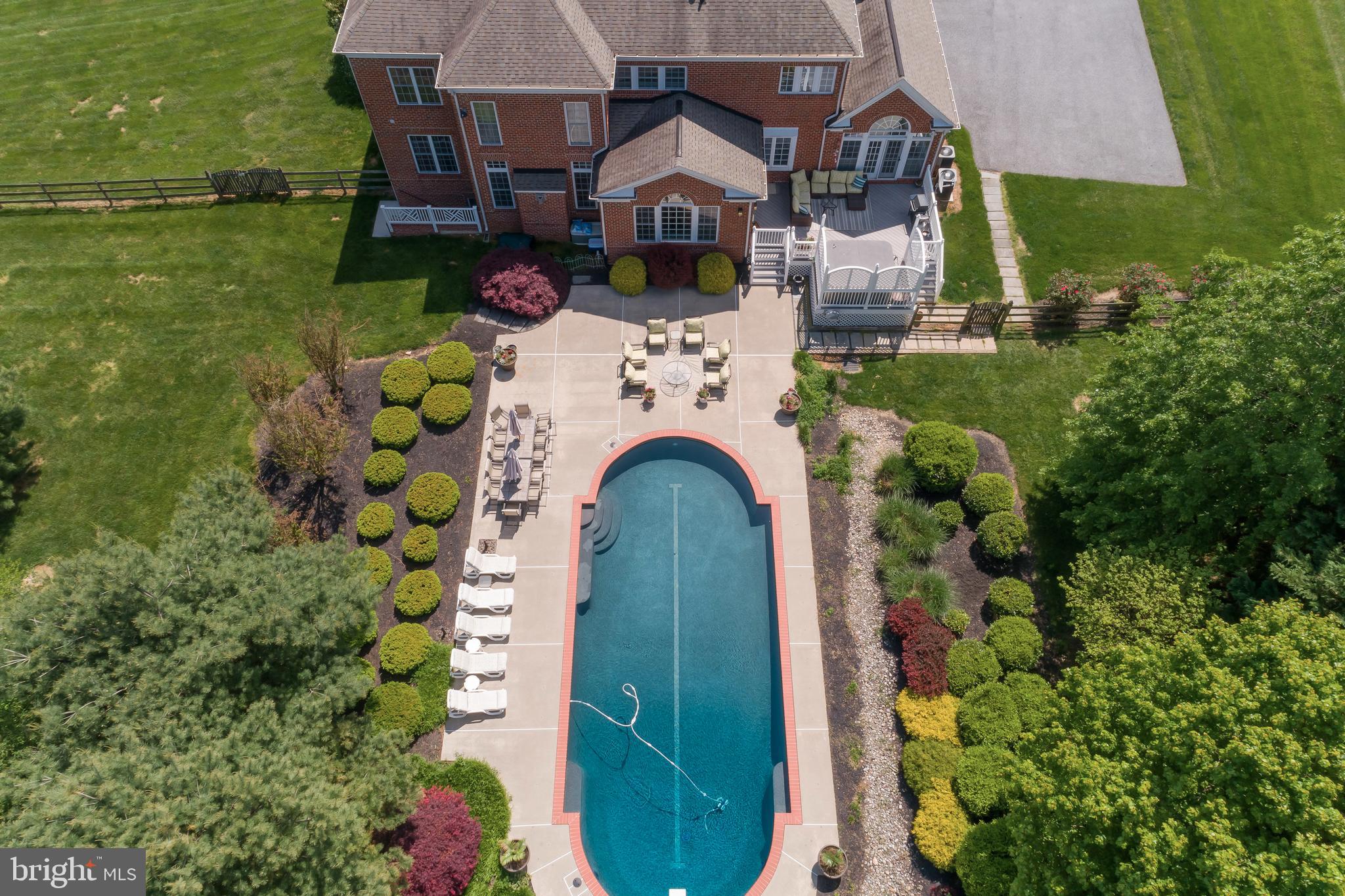 LONG FARM - Residential