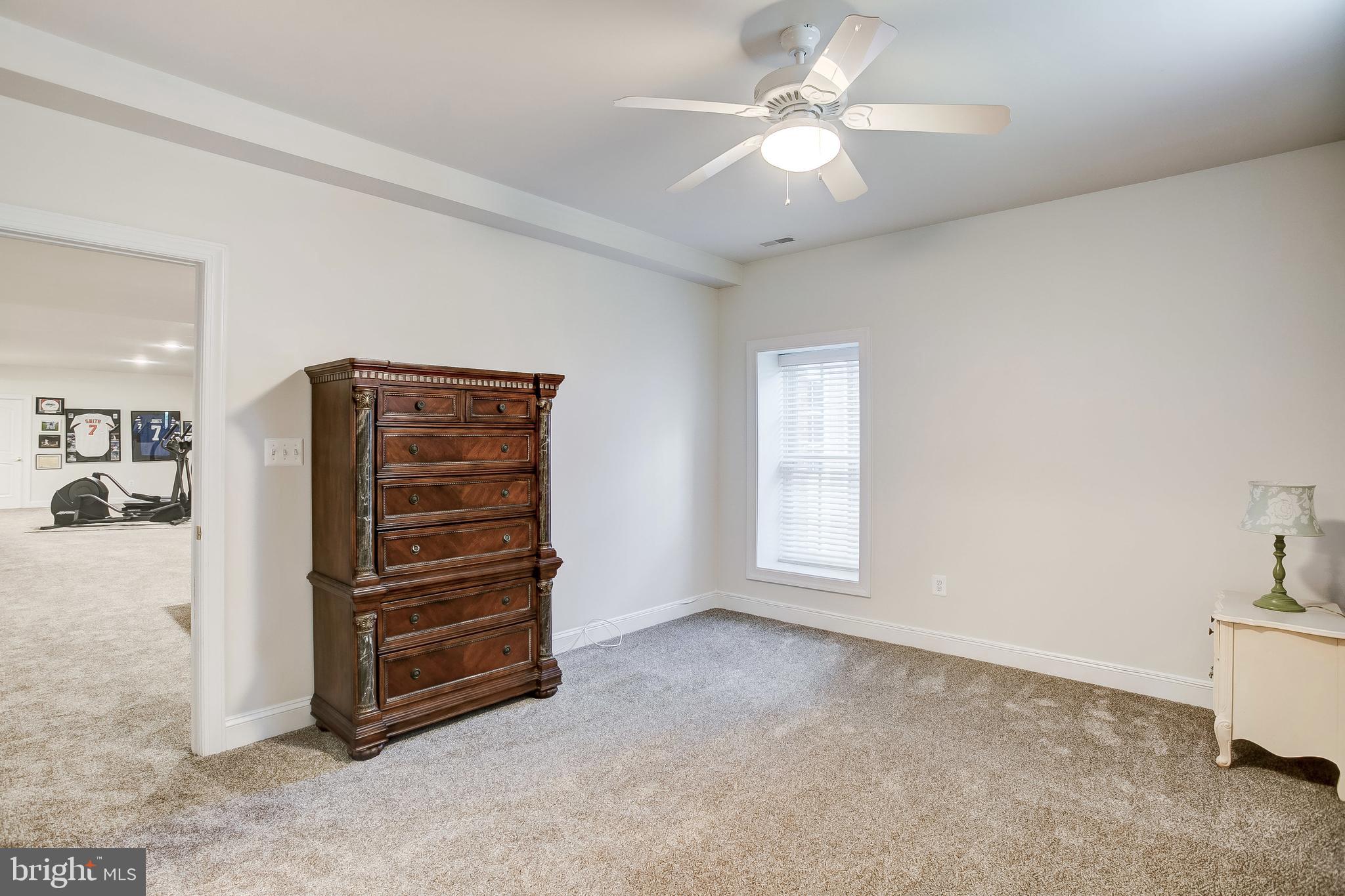 LONG FARM - Residential