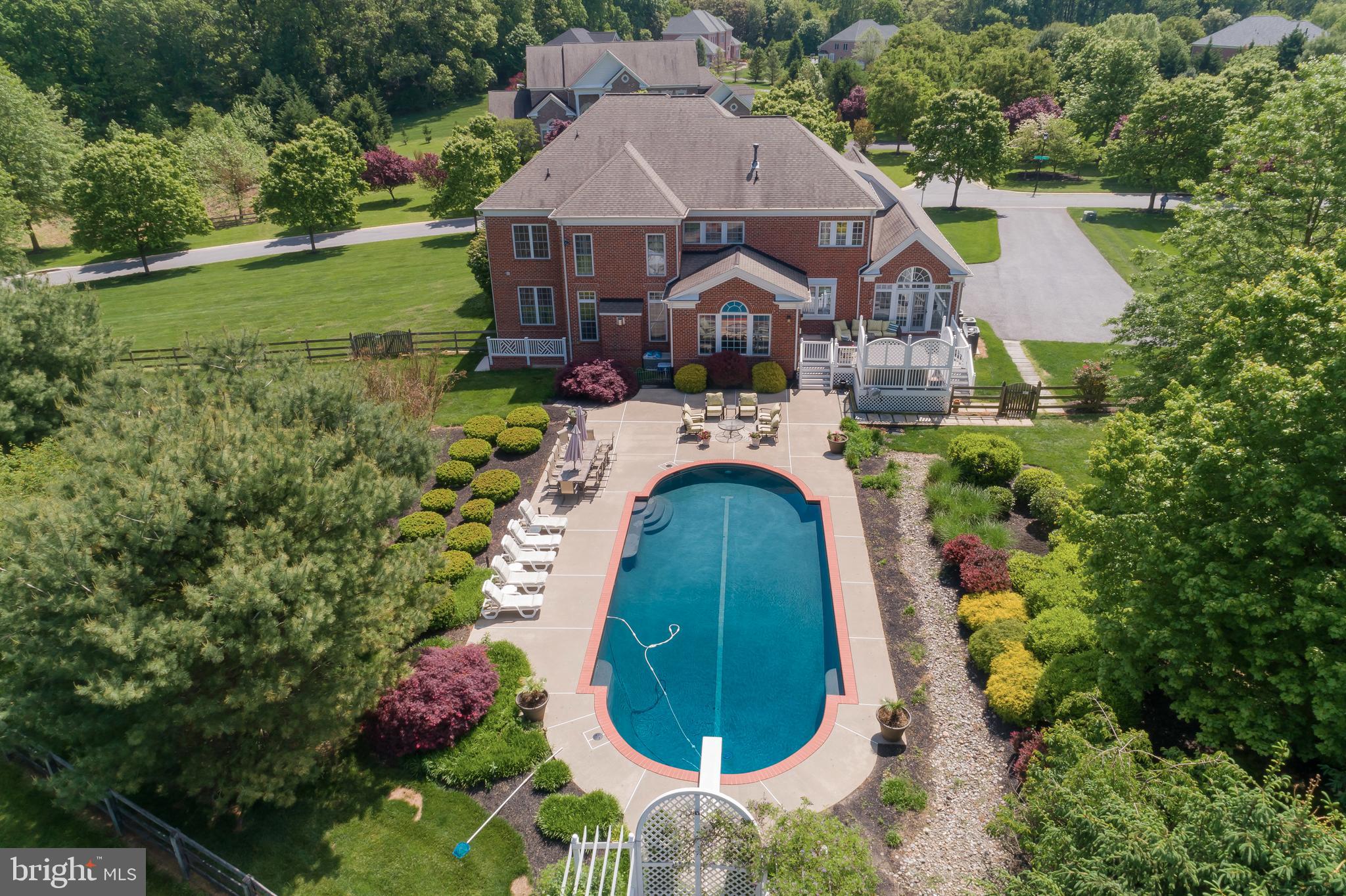 LONG FARM - Residential