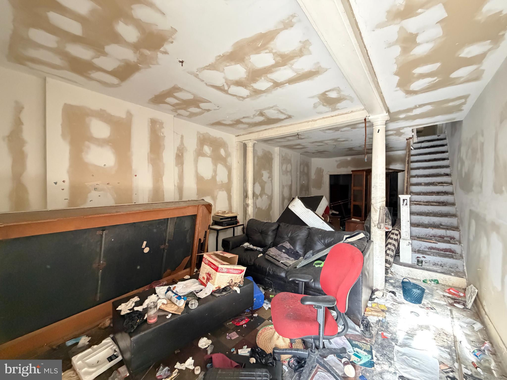 2408 E OLIVER STREET