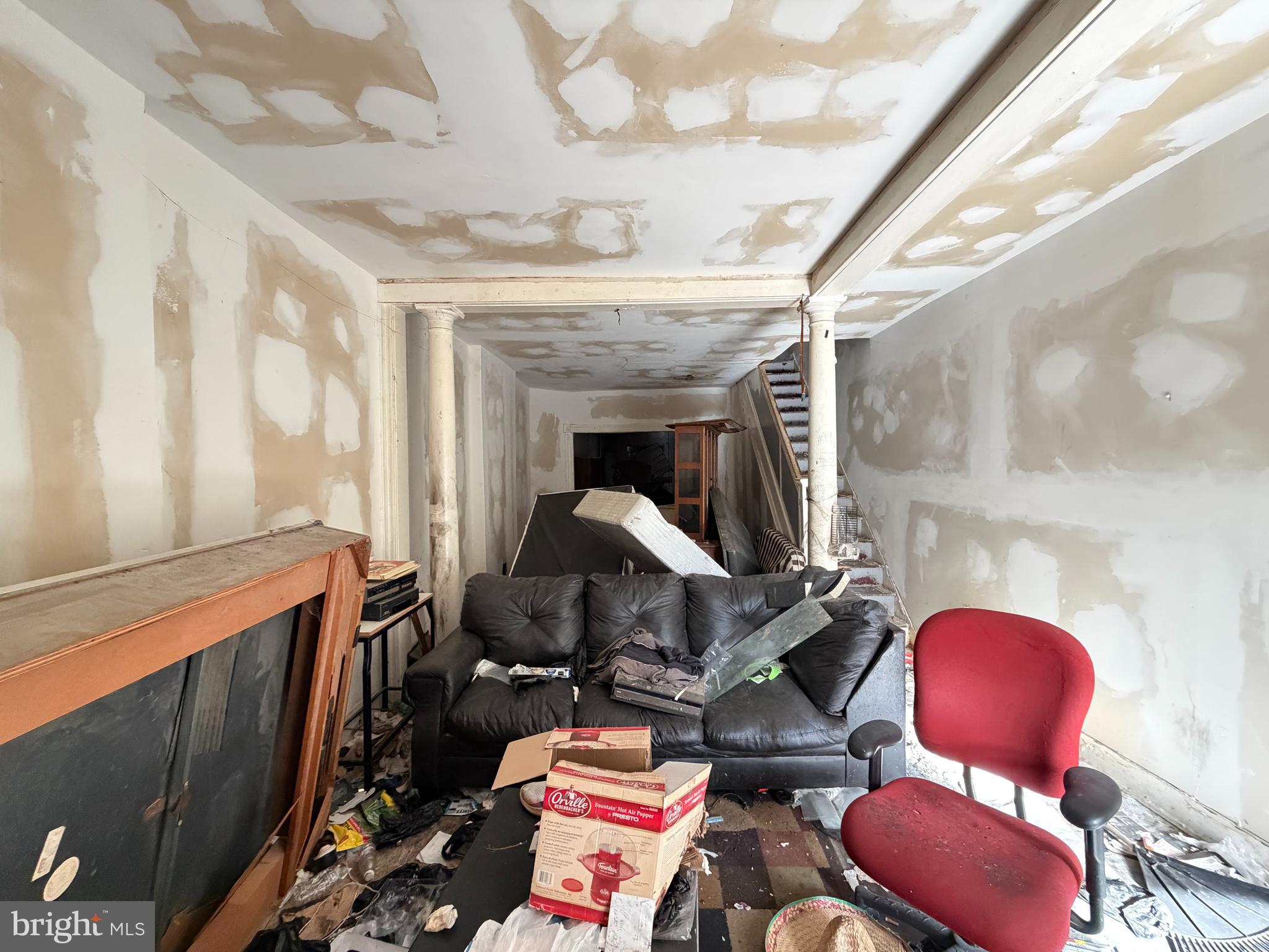 2408 E OLIVER STREET